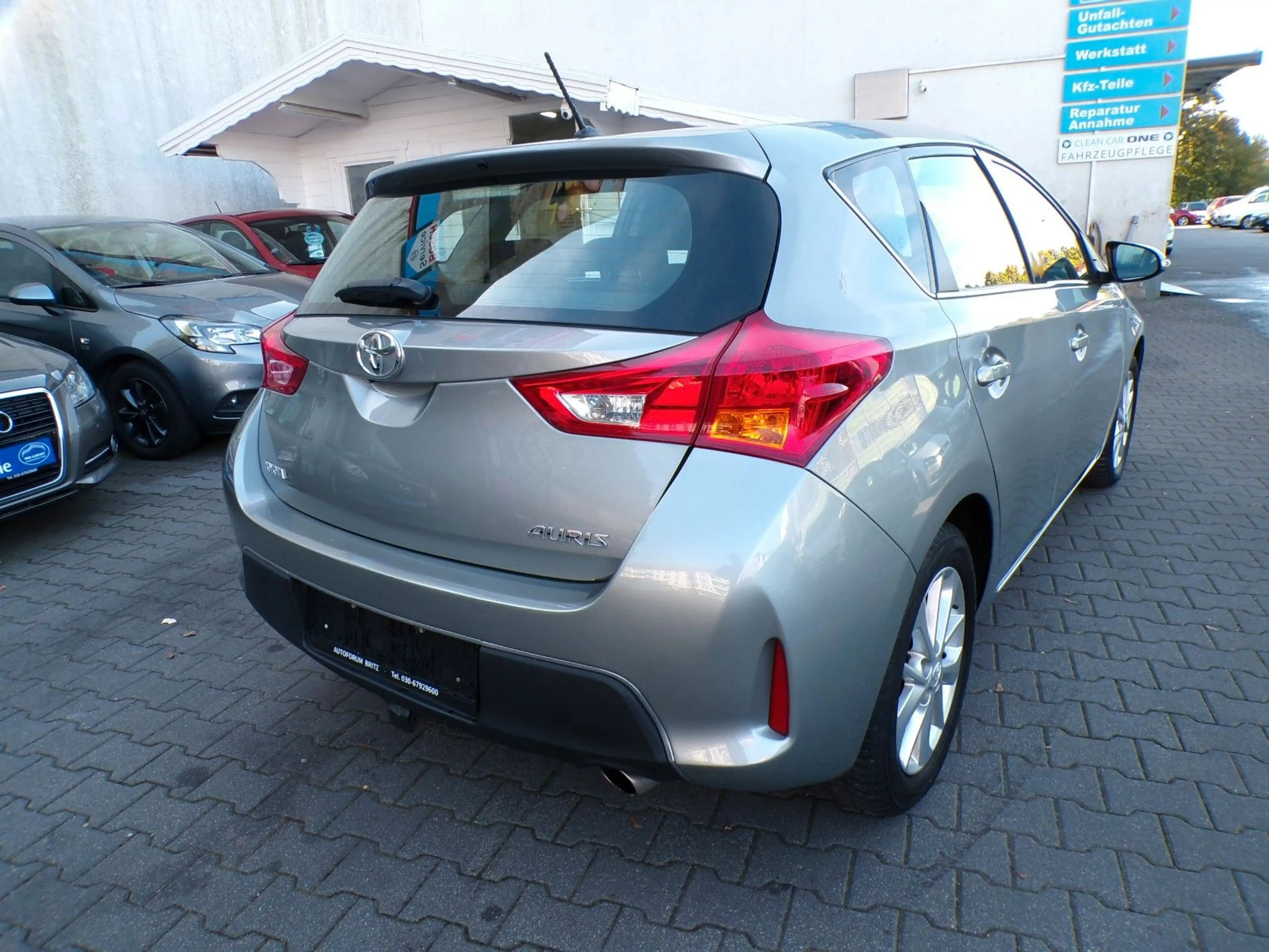 Toyota Auris Life Plus 1,6-l-Valvematic Multidrive S — photo 5