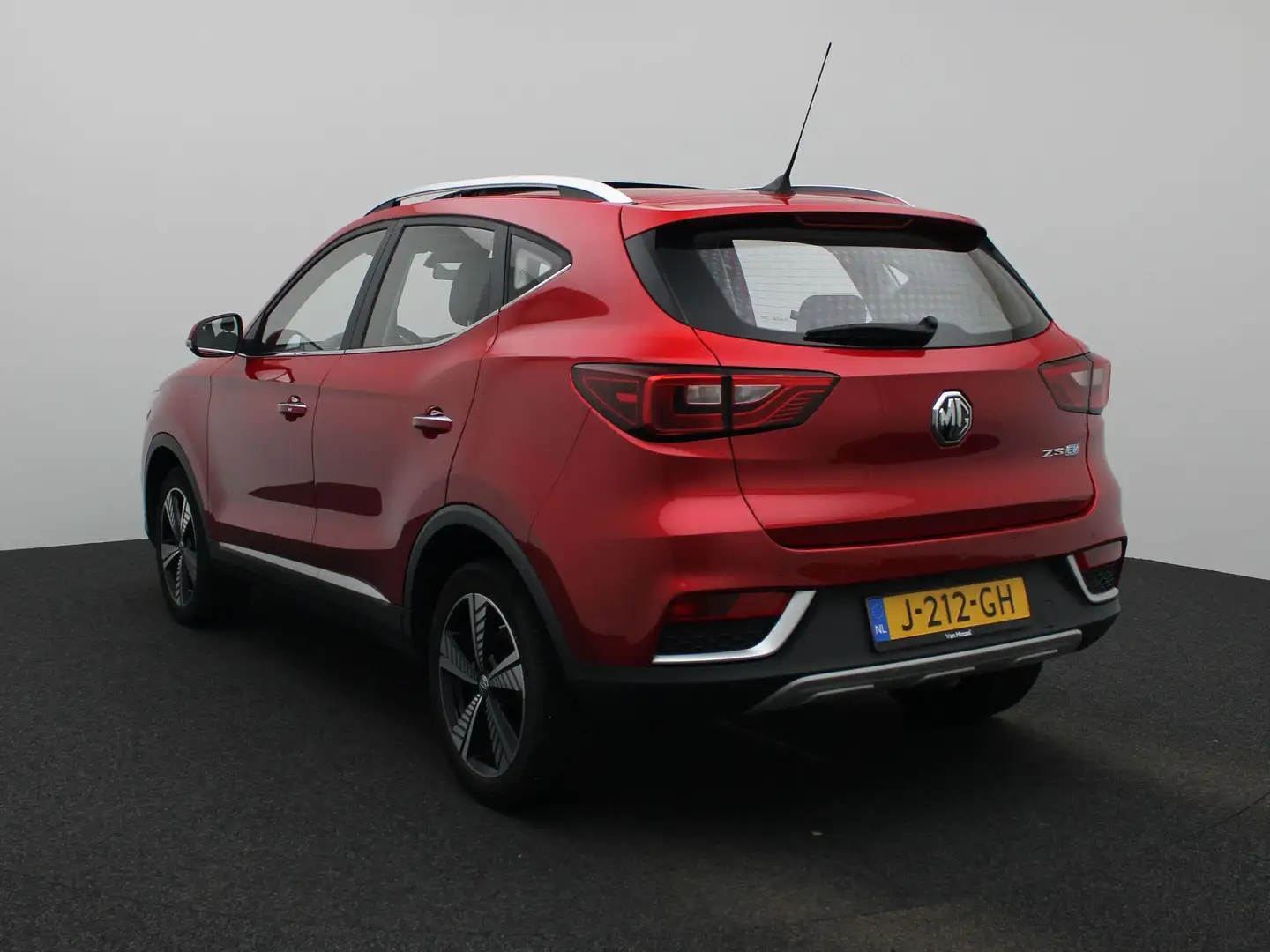MG ZS MG EV Luxury 45 kWh | Panorama dak |  Apple carpla Rood - 2