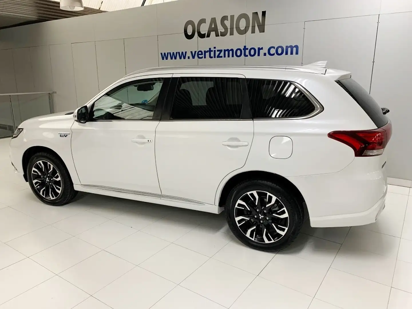 Mitsubishi Outlander PHEV Kaiteki 4WD Bianco - 2