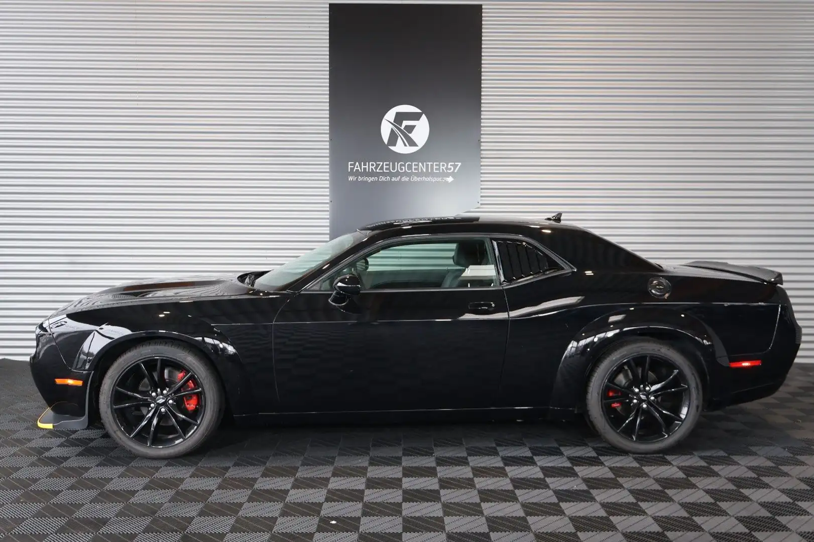 Dodge Challenger 3.6L SXT /ALPINE/CARPLAY/WIDEBODY/SHZ Schwarz - 2