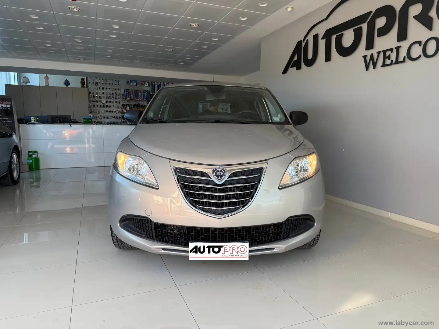 Lancia Ypsilon 0.9 T.Air 85CV 5p.Met.Ec.Silver Grigio - 1