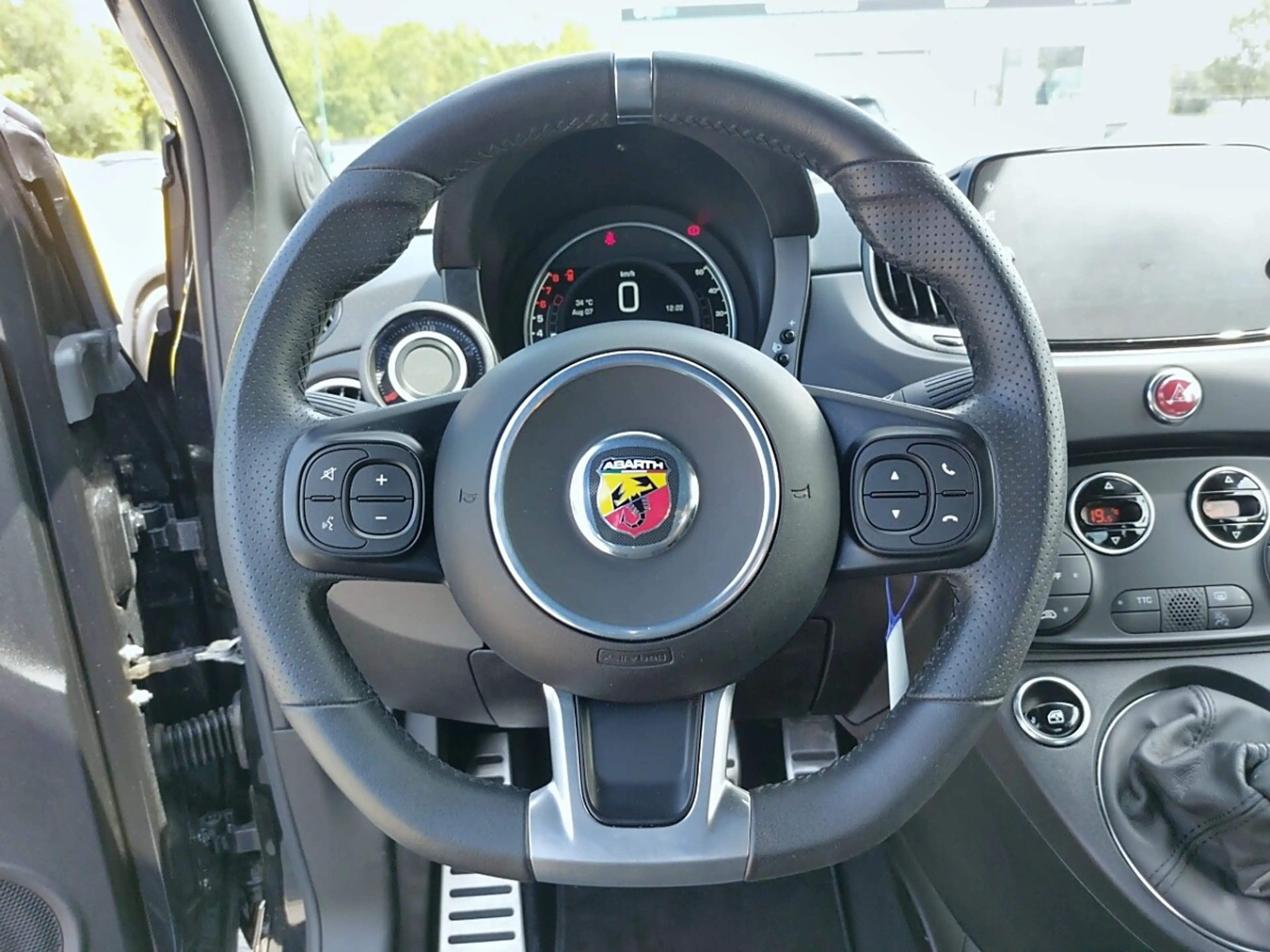 Abarth 595 — photo 12