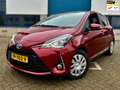 Toyota Yaris 1.5 Hybrid Premium * DEALER ONDERHOUDEN * PANORAMA Rouge - thumbnail 1