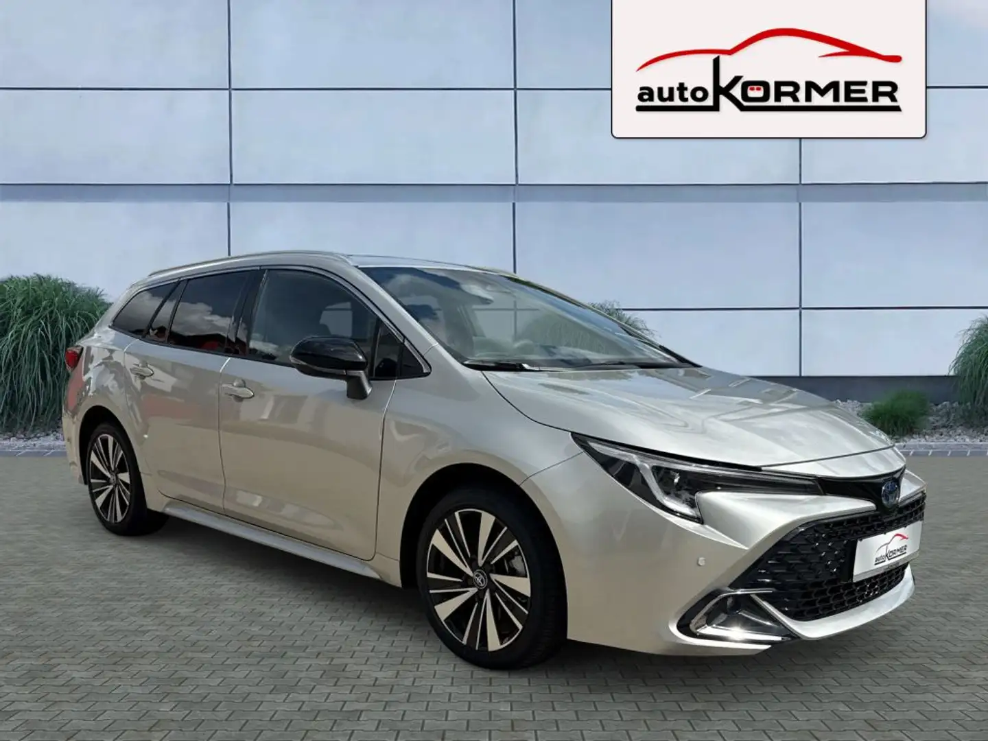 Toyota Corolla TS 2.0 Hybrid Teamplayer Technik-Pak.,ACC,CarPlay Серебристый - 1