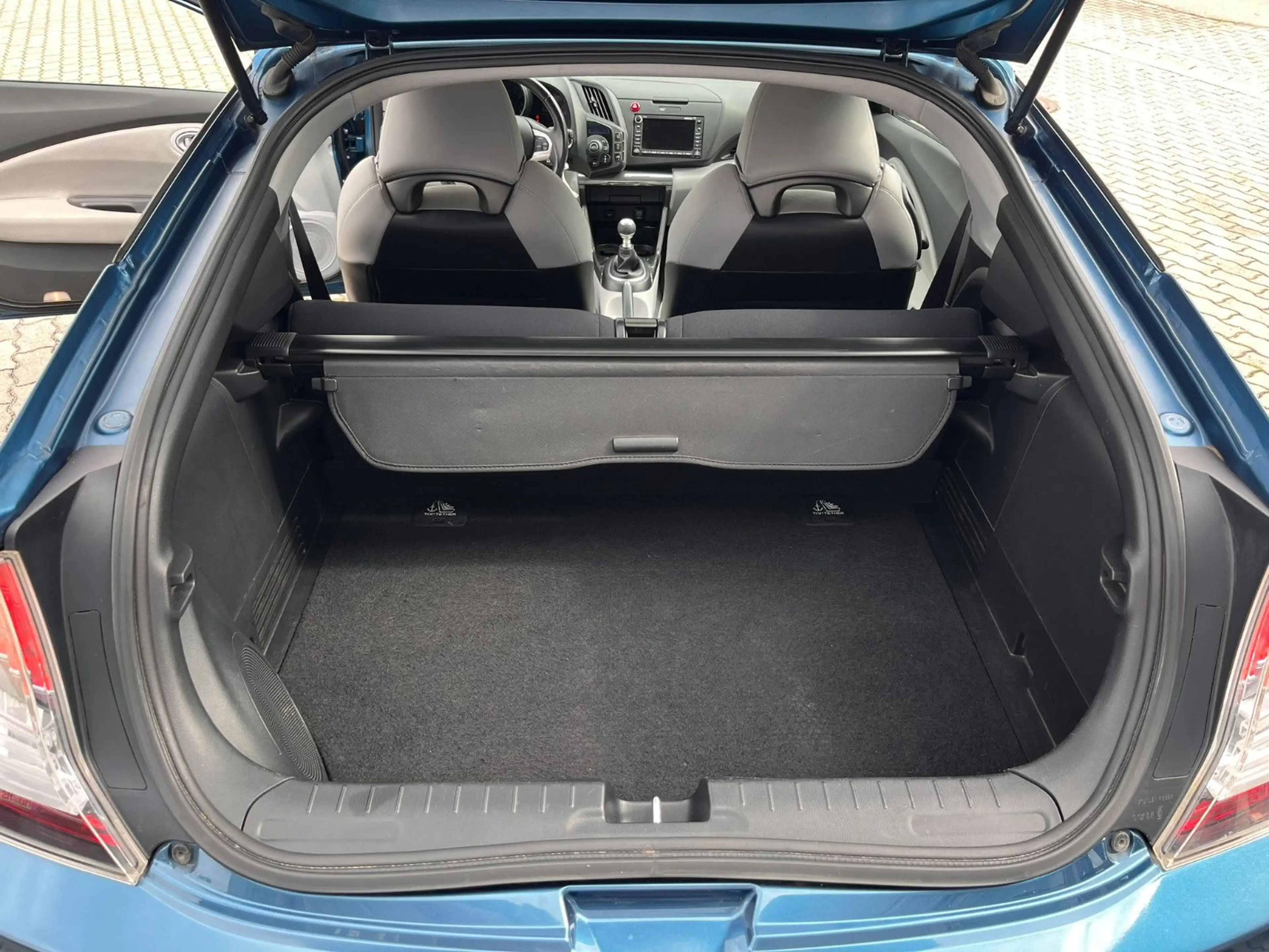 Honda CR-Z 1.5 GT — photo 16