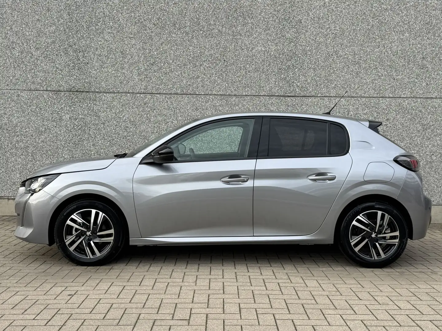 Peugeot 208 1.2T 100PK ALLURE GPS/CAMERA/FULL LED 0KM! Gris - 2