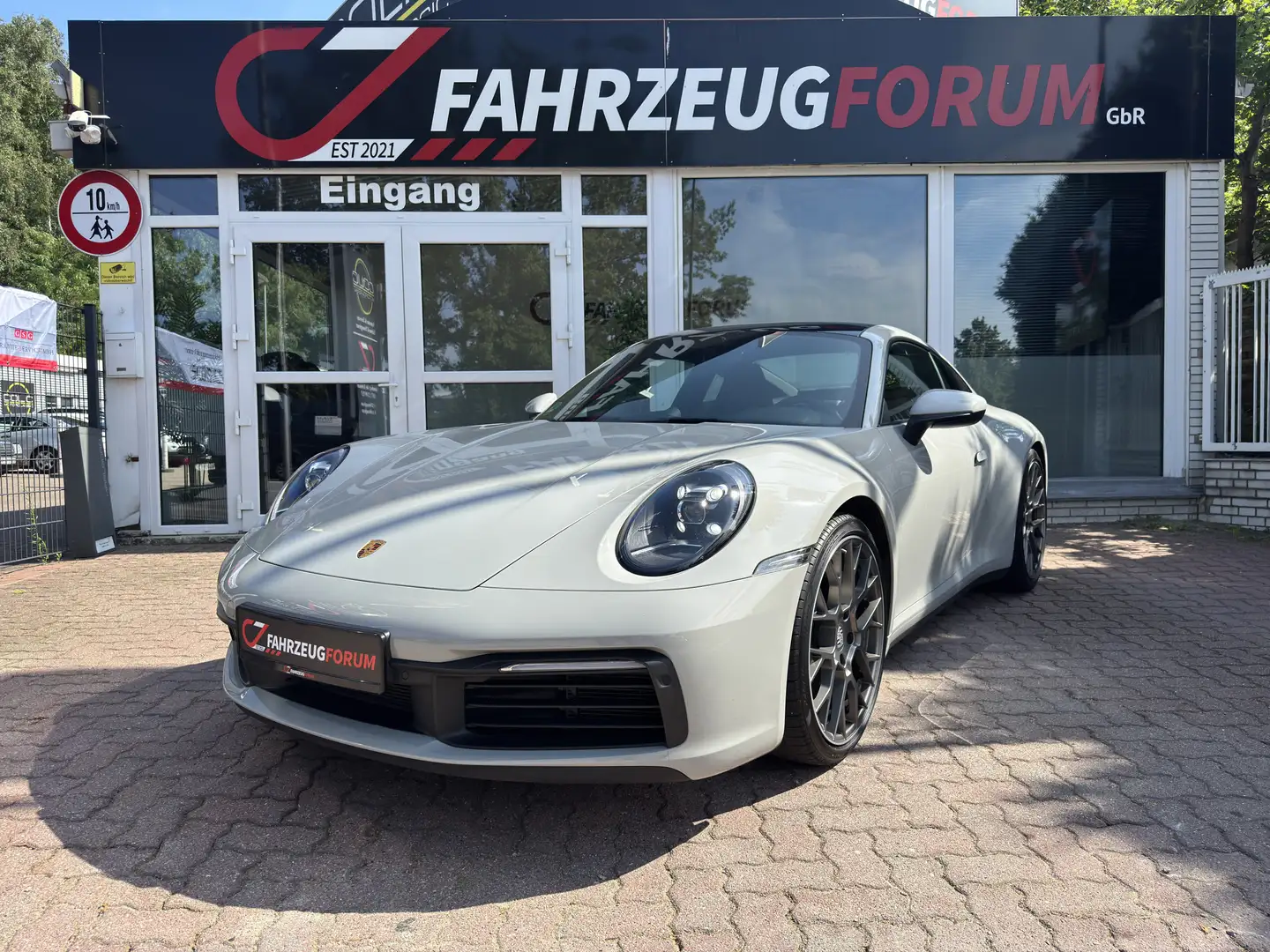 Porsche 992 Carrera Sport AGA*Matrix*Sport Chrono*Spyder Grau - 2