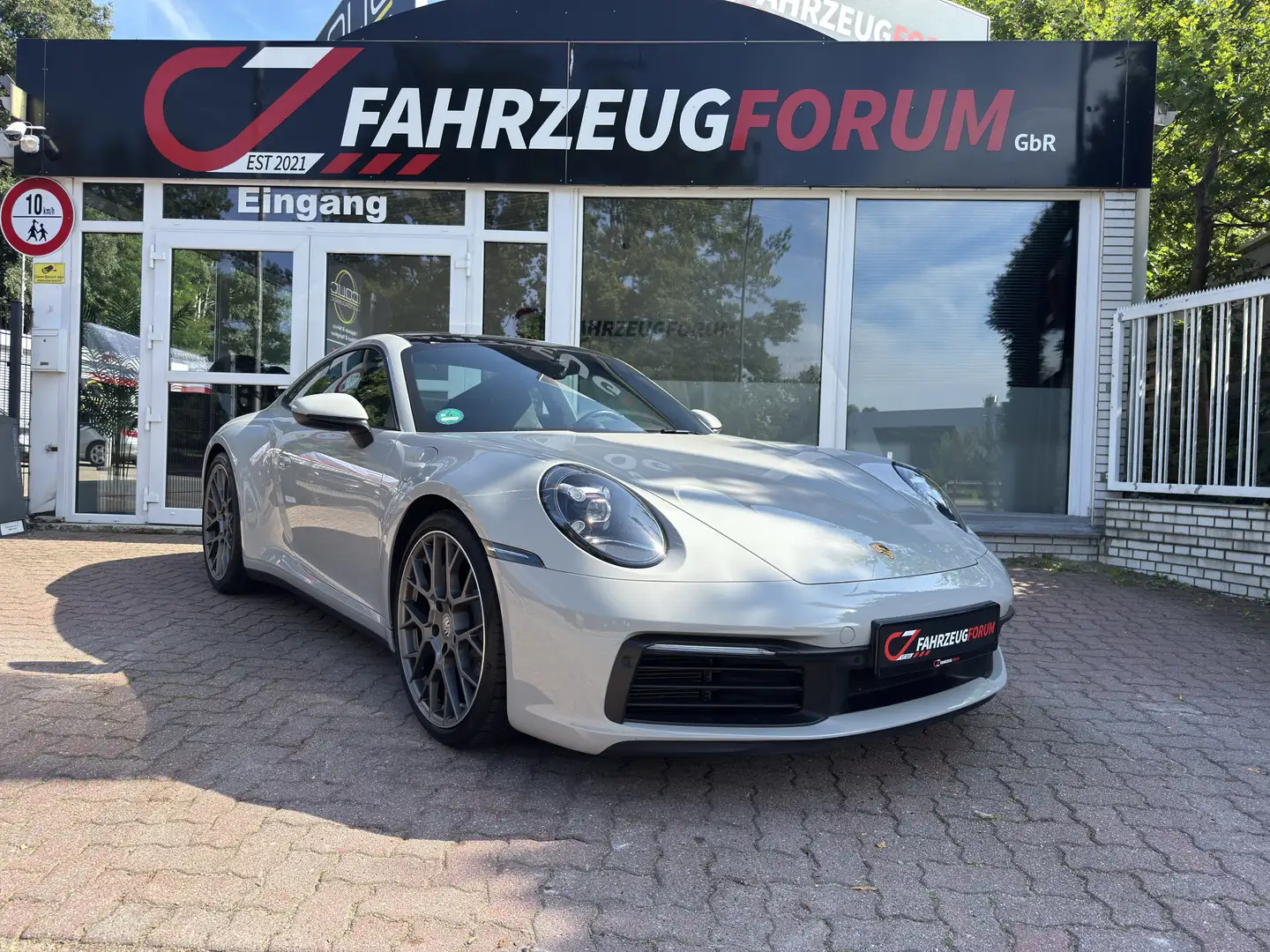 Porsche 992 Carrera Sport AGA*Matrix*Sport Chrono*Spyder Grau - 1