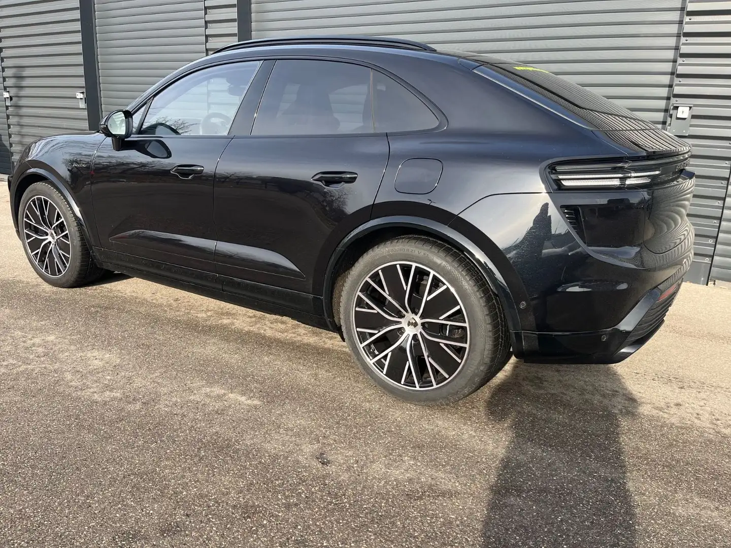 Porsche Macan E Turbo-REALITY HEAD UP- MEGAVOLL!! Zwart - 1