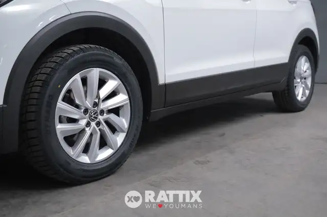 Volkswagen T-Cross view 4