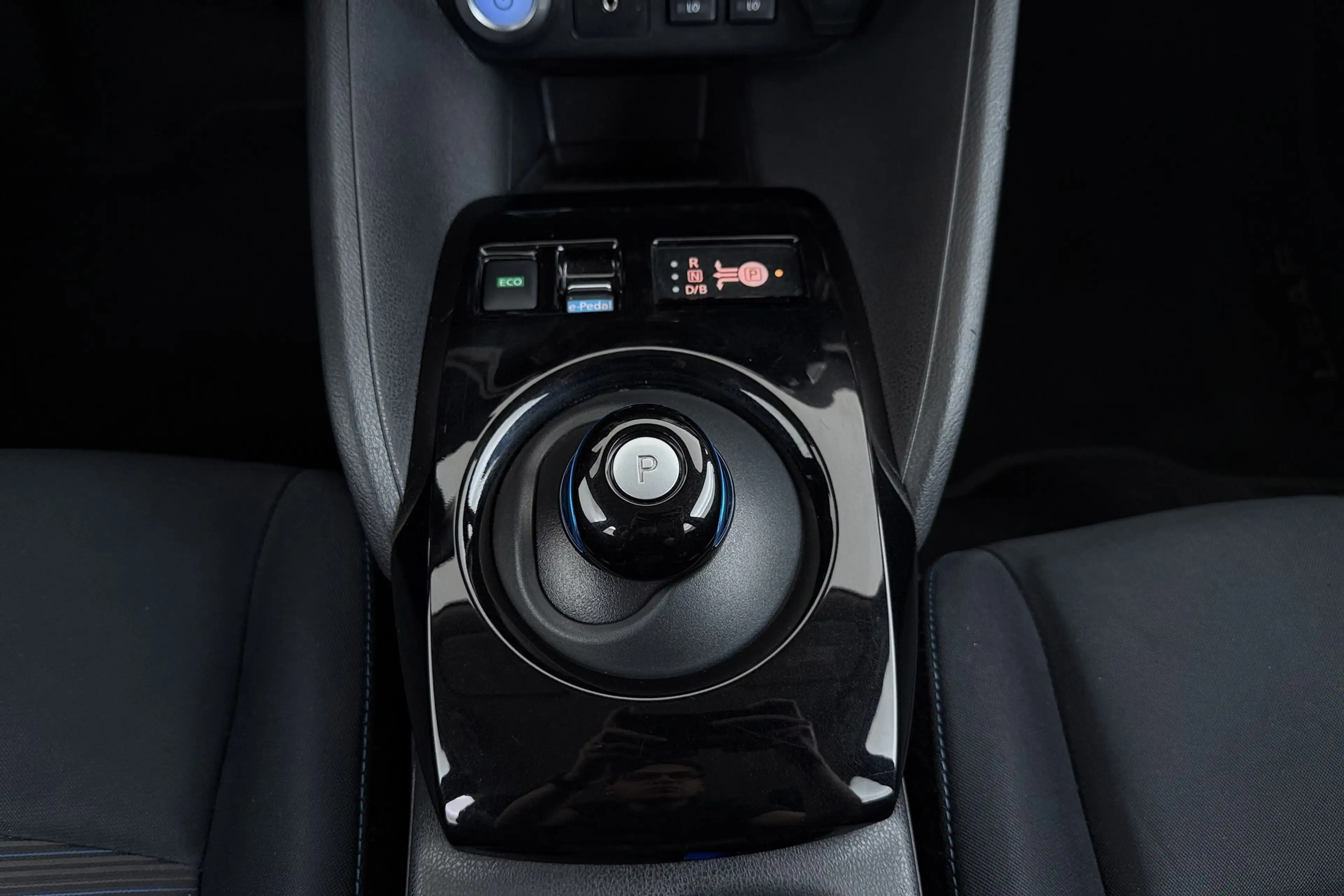 Nissan Leaf N-Connecta 40 kWh | Org NL | SOH 88% | CarPlay | S — photo 30