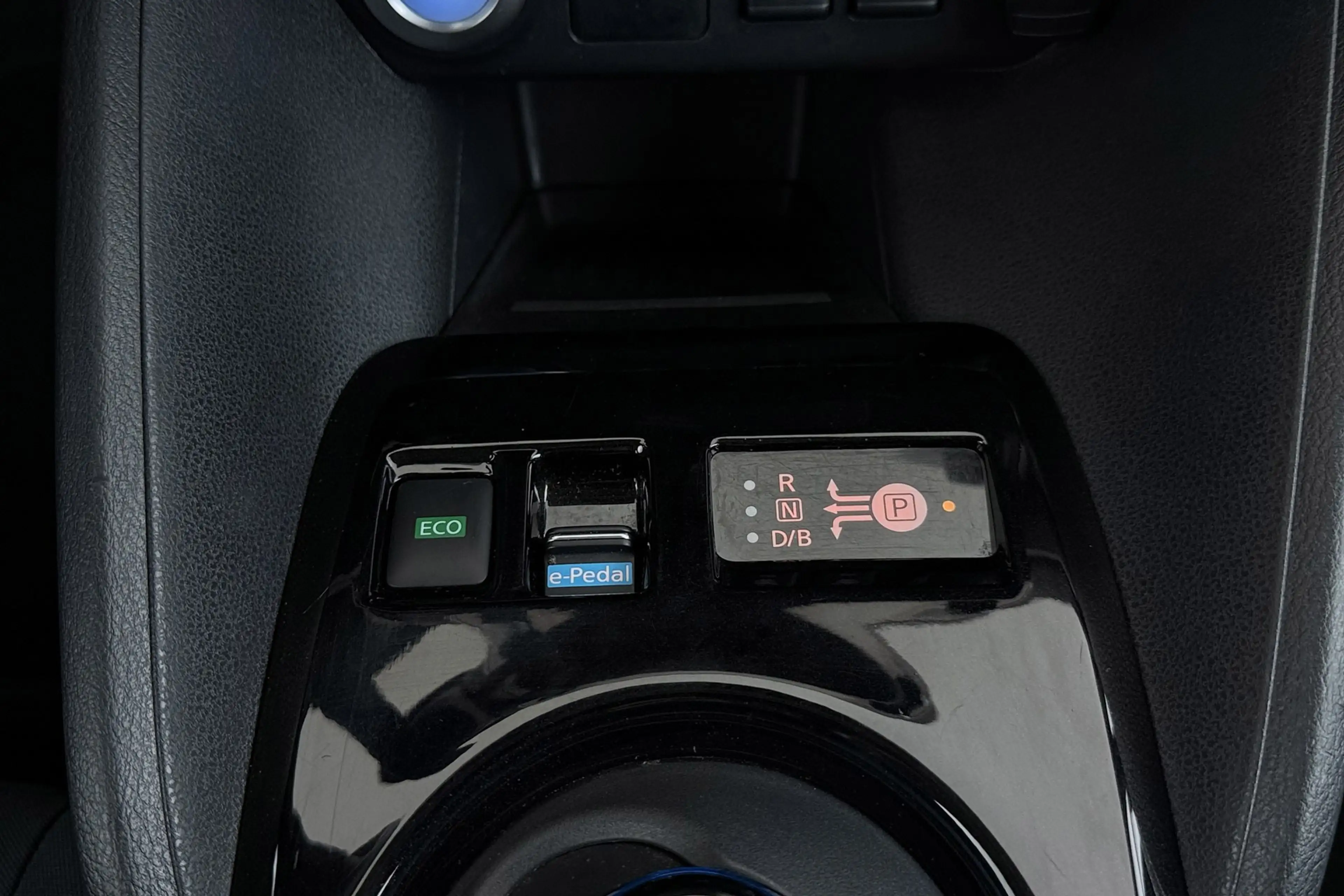 Nissan Leaf N-Connecta 40 kWh | Org NL | SOH 88% | CarPlay | S — photo 31