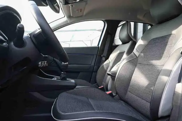 Renault Captur view 12
