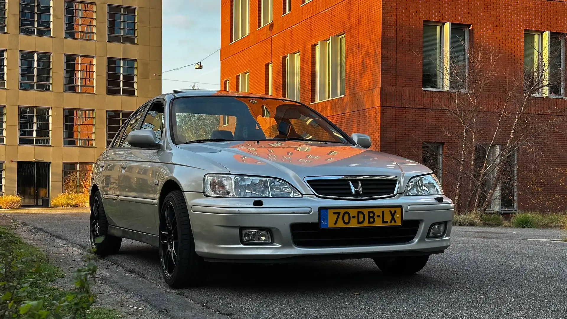 Honda Accord 2.0i ES - 1