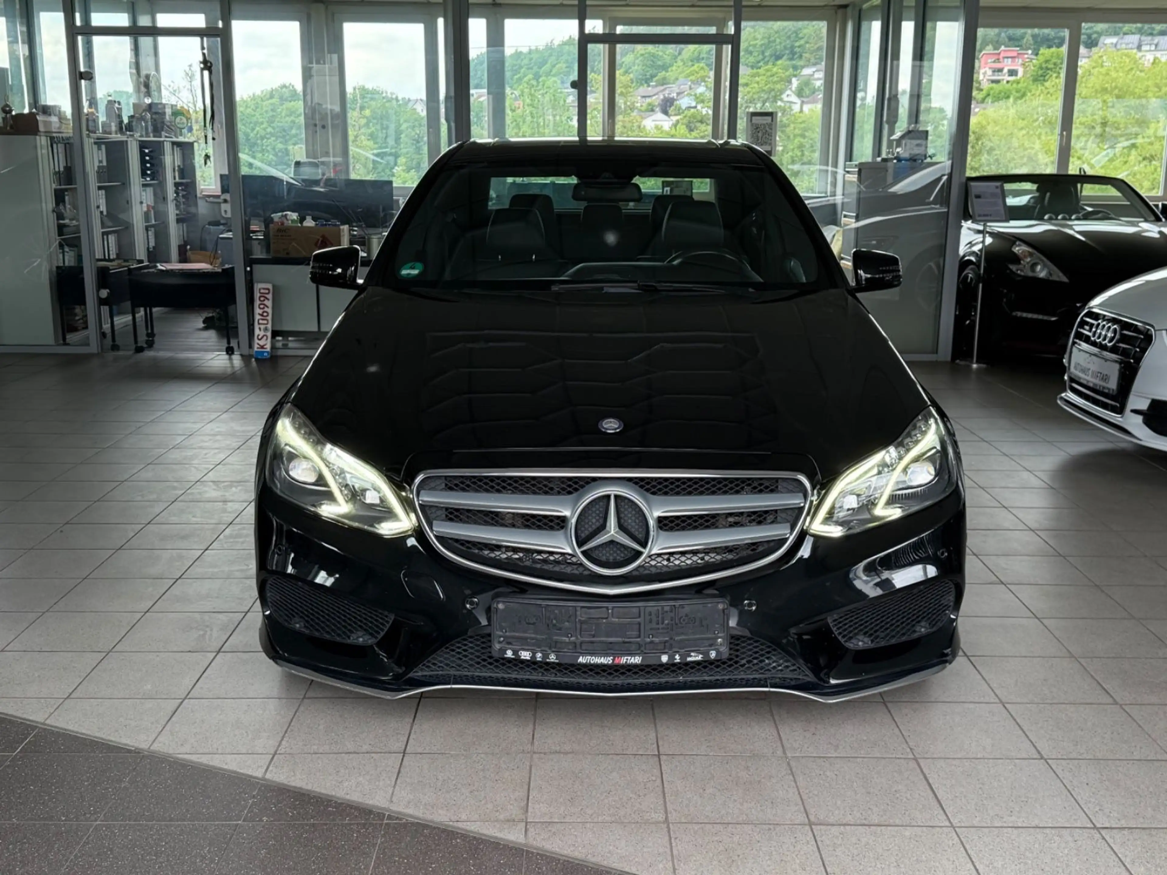 Mercedes-Benz E 200 Limousine AMG Line Navi Xenon Leder SHZ LM — photo 7