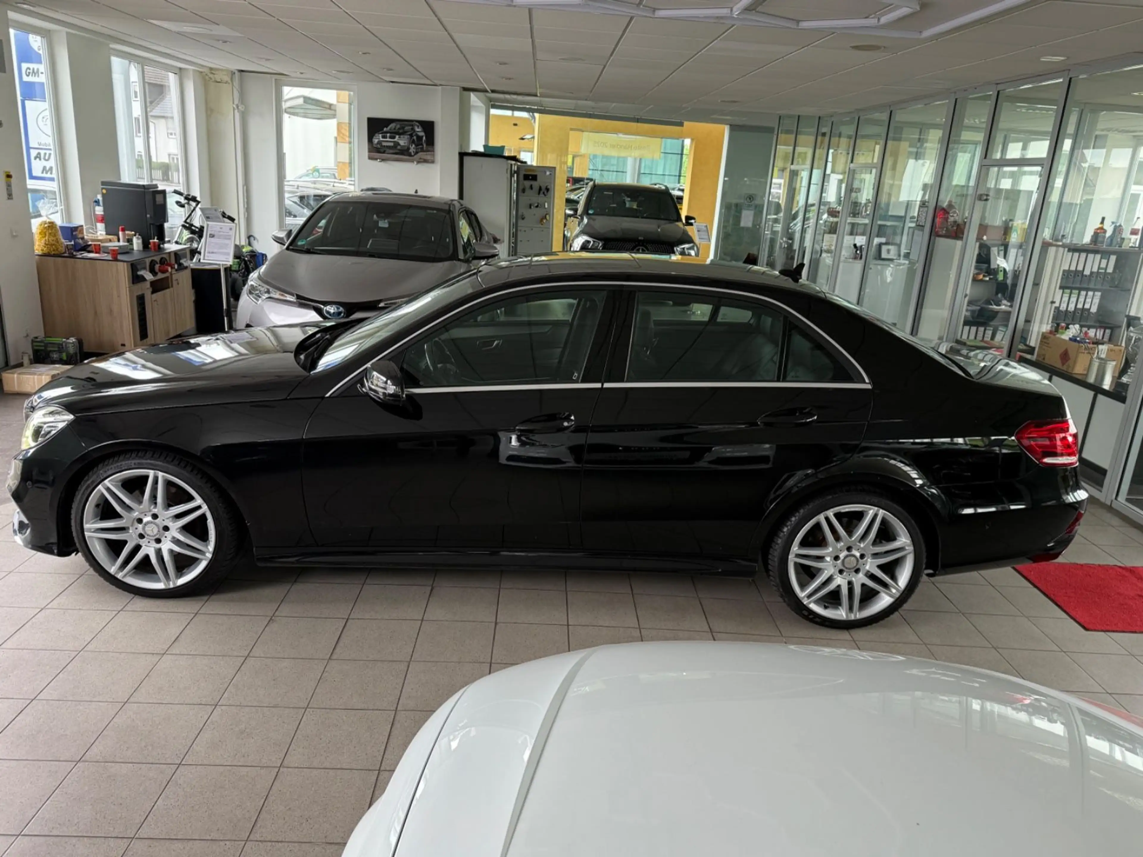 Mercedes-Benz E 200 Limousine AMG Line Navi Xenon Leder SHZ LM — photo 5
