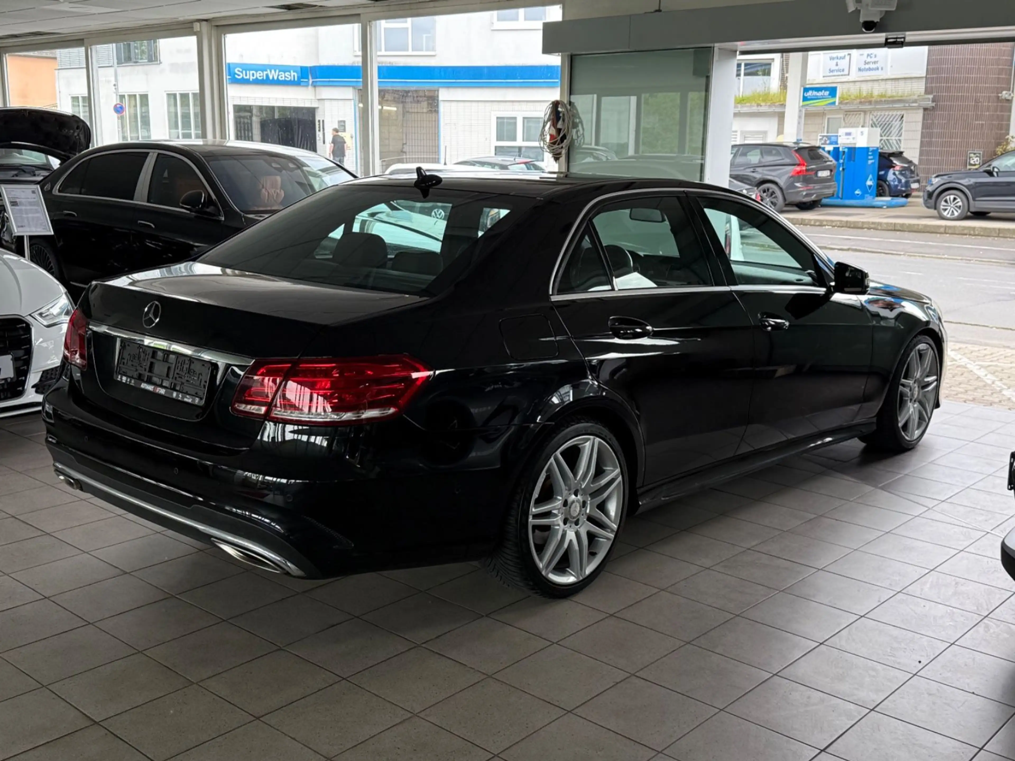 Mercedes-Benz E 200 Limousine AMG Line Navi Xenon Leder SHZ LM