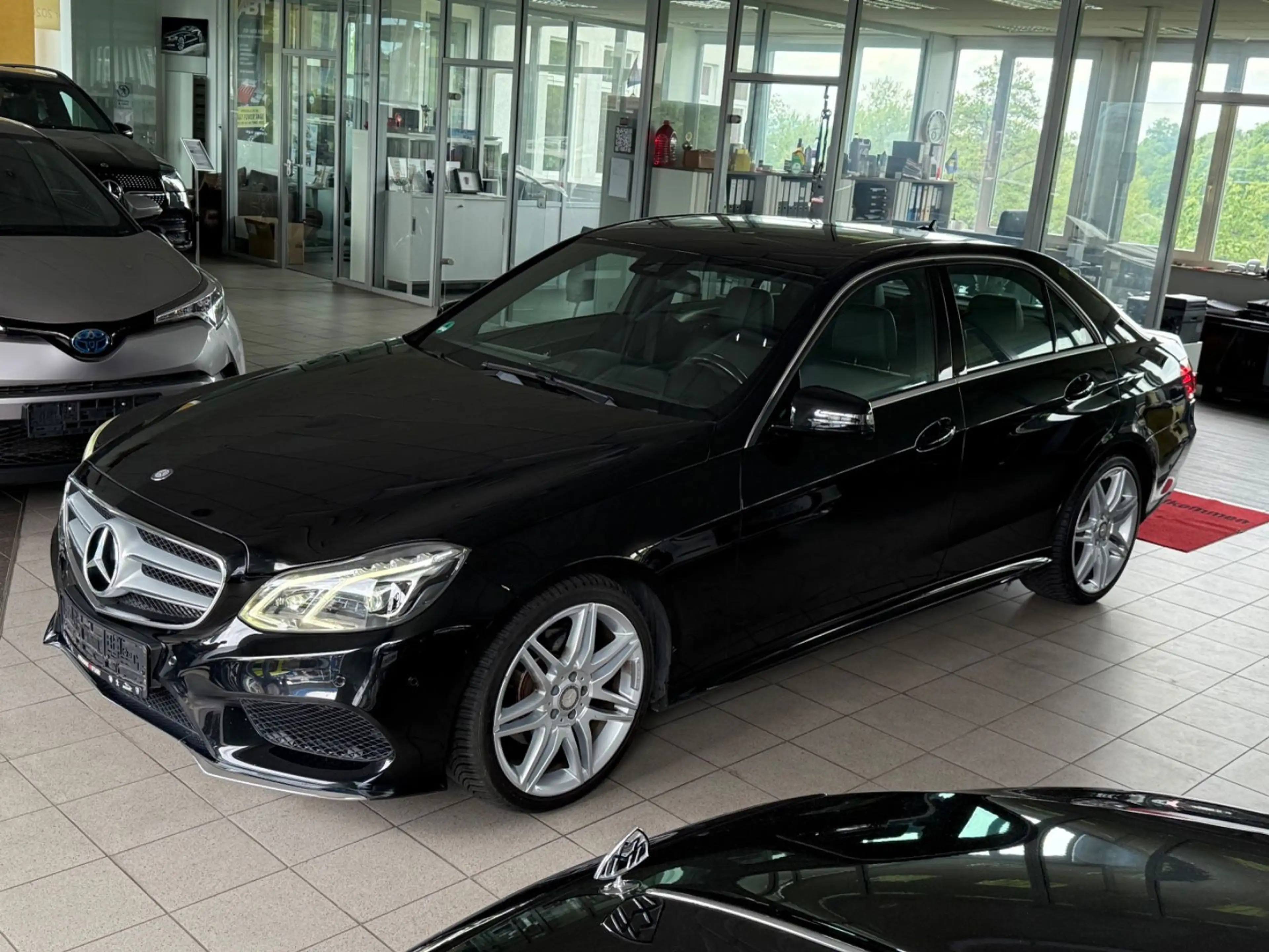 Mercedes-Benz E 200 Limousine AMG Line Navi Xenon Leder SHZ LM — photo 2
