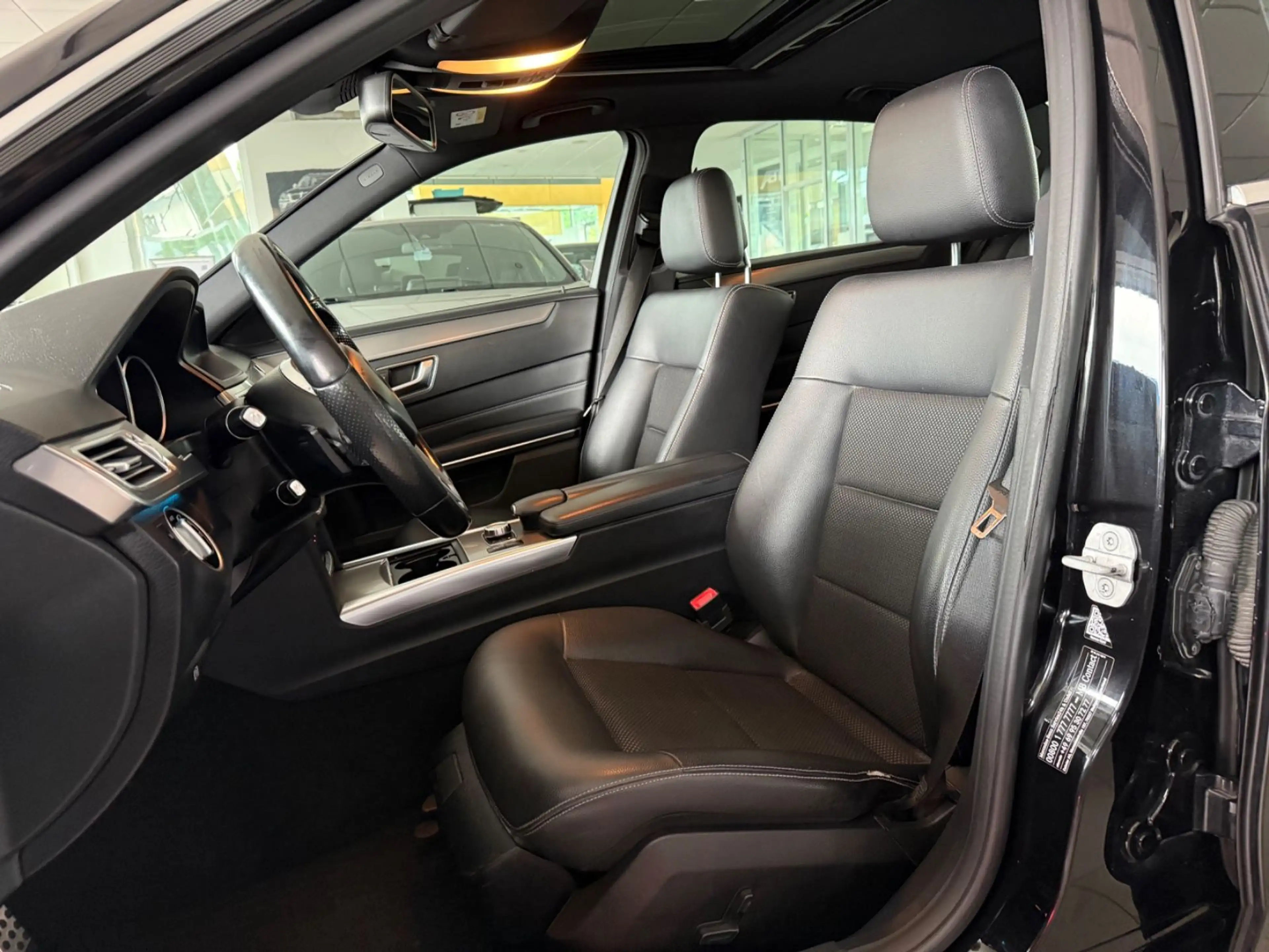 Mercedes-Benz E 200 Limousine AMG Line Navi Xenon Leder SHZ LM — photo 10