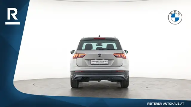 Volkswagen Tiguan view 5
