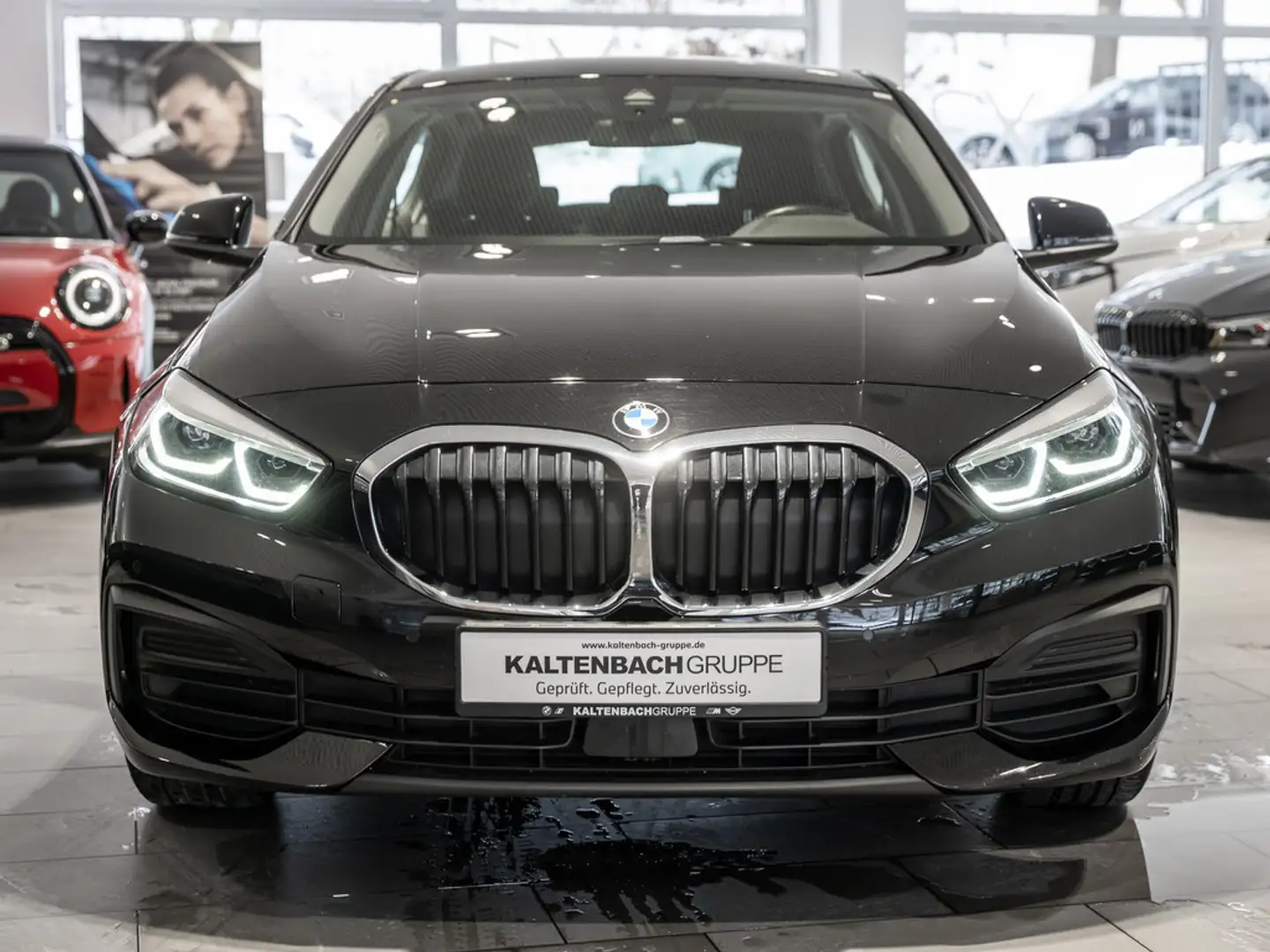 BMW 118 i Advantage LED W-LAN NAVI SITZHEIZUNG PDC Schwarz - 2