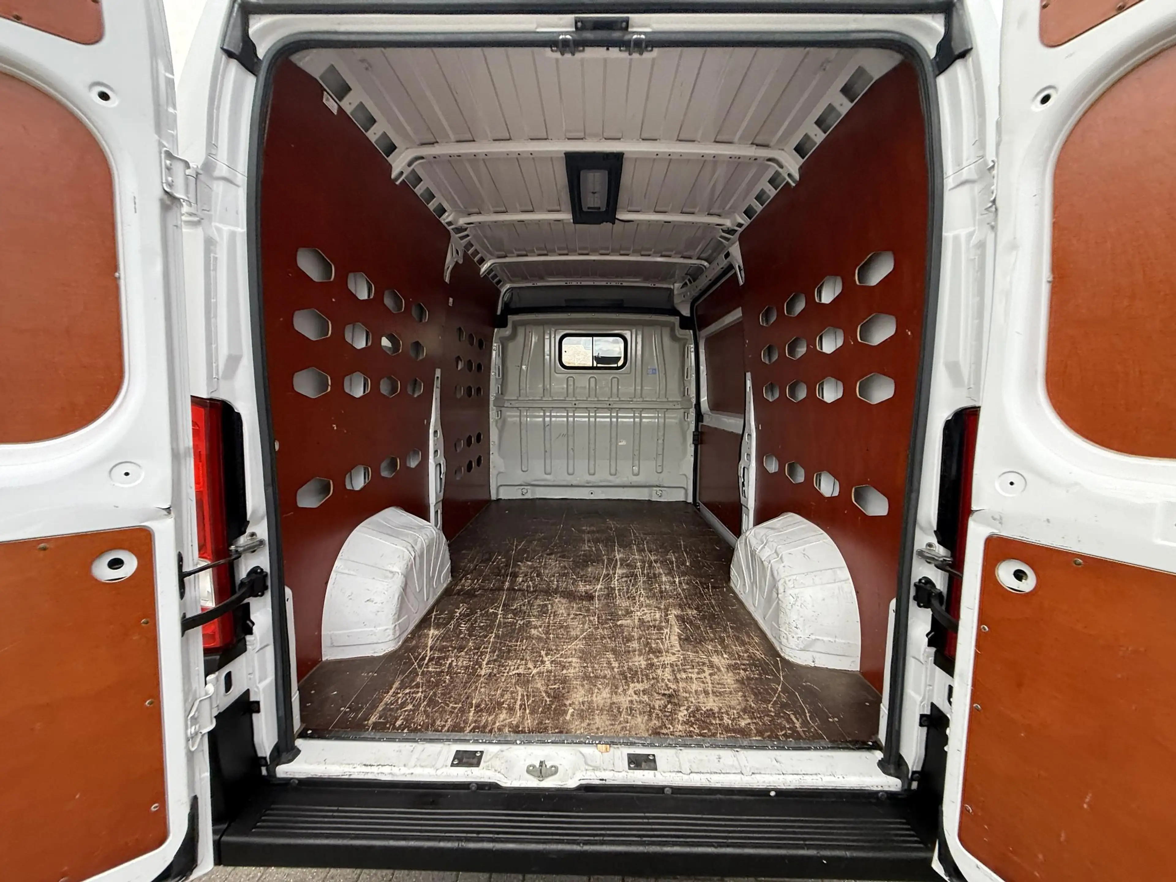 Fiat Ducato 33 2.3 MultiJet L2H2 AUTOMAAT EURO-6 CAMERA NAVI — photo 12