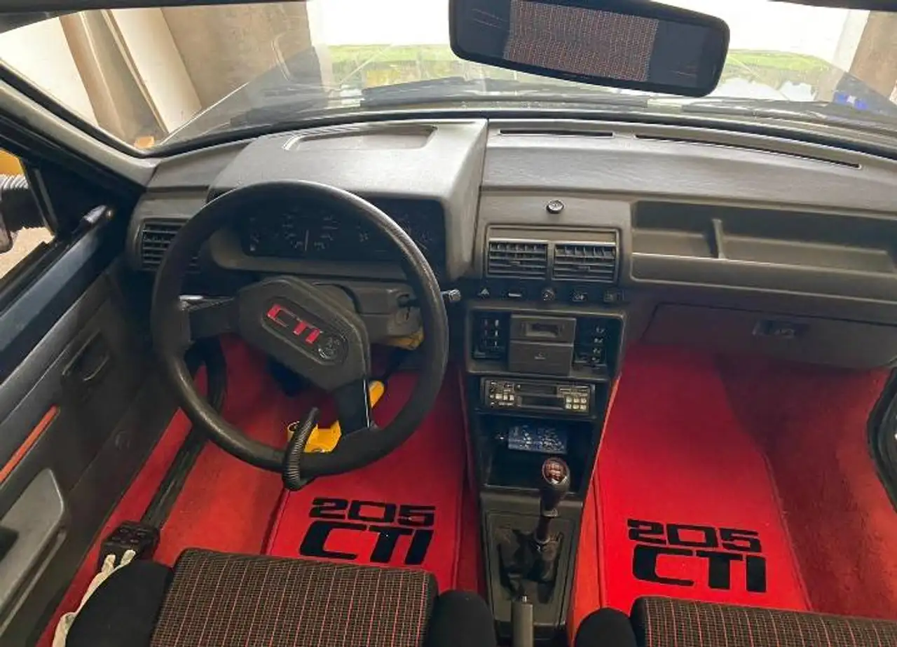 Peugeot 205 