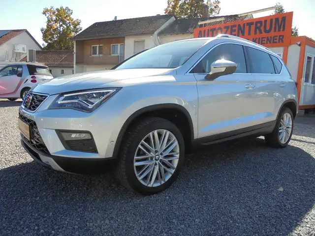 Seat Ateca DSG*Klima*Navi*S Dach*Kessy*Kamera*EPH*USB