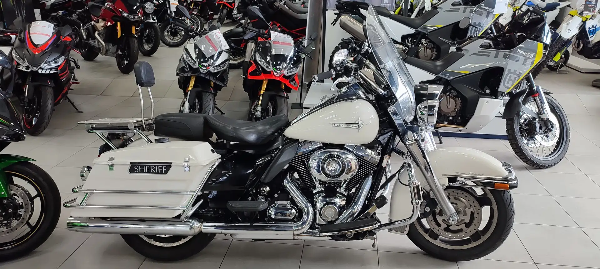 Harley-Davidson Road King Blanc - 1