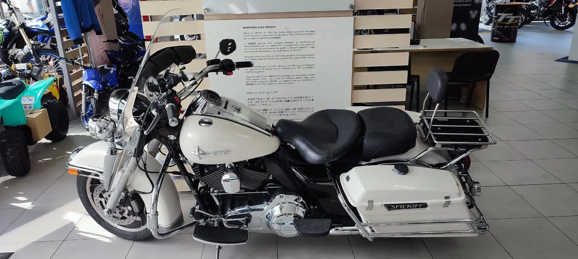 Harley-Davidson Road King Blanc - 2