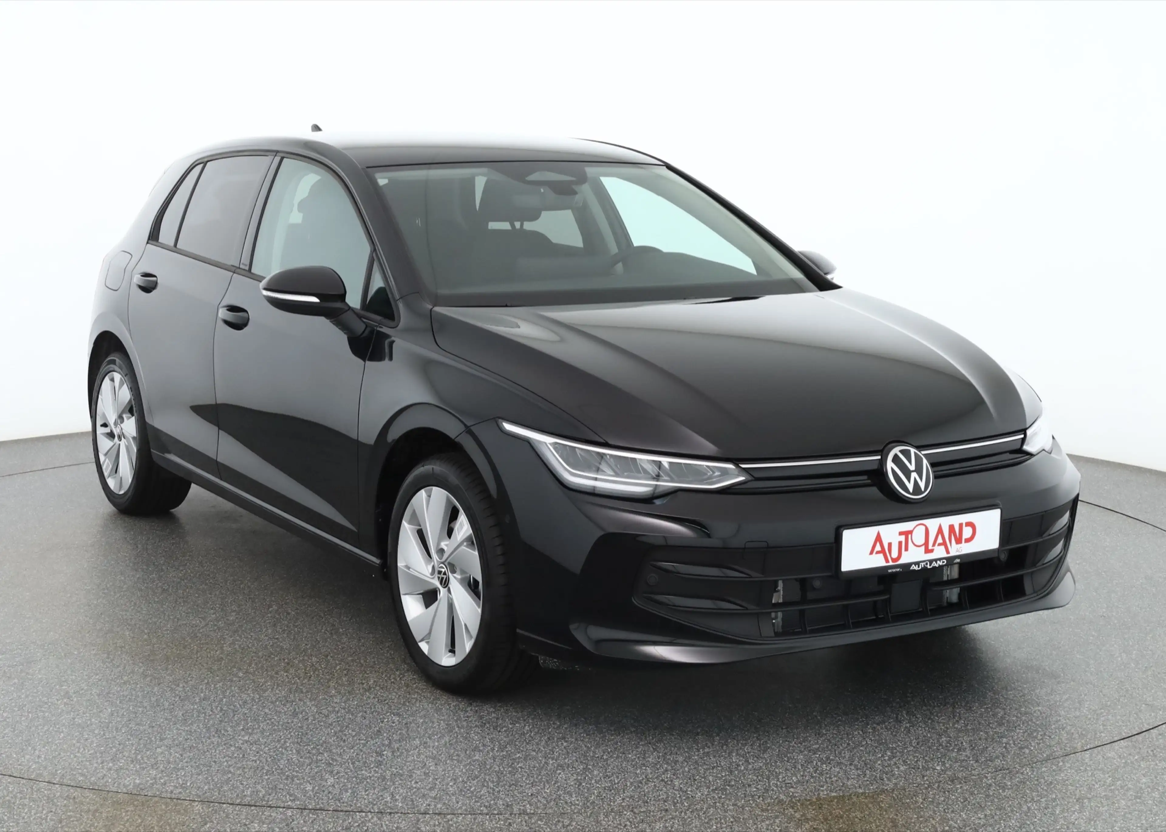 Volkswagen Golf VIII 1.5 eTSI DSG LED ACC Kamera — photo 7