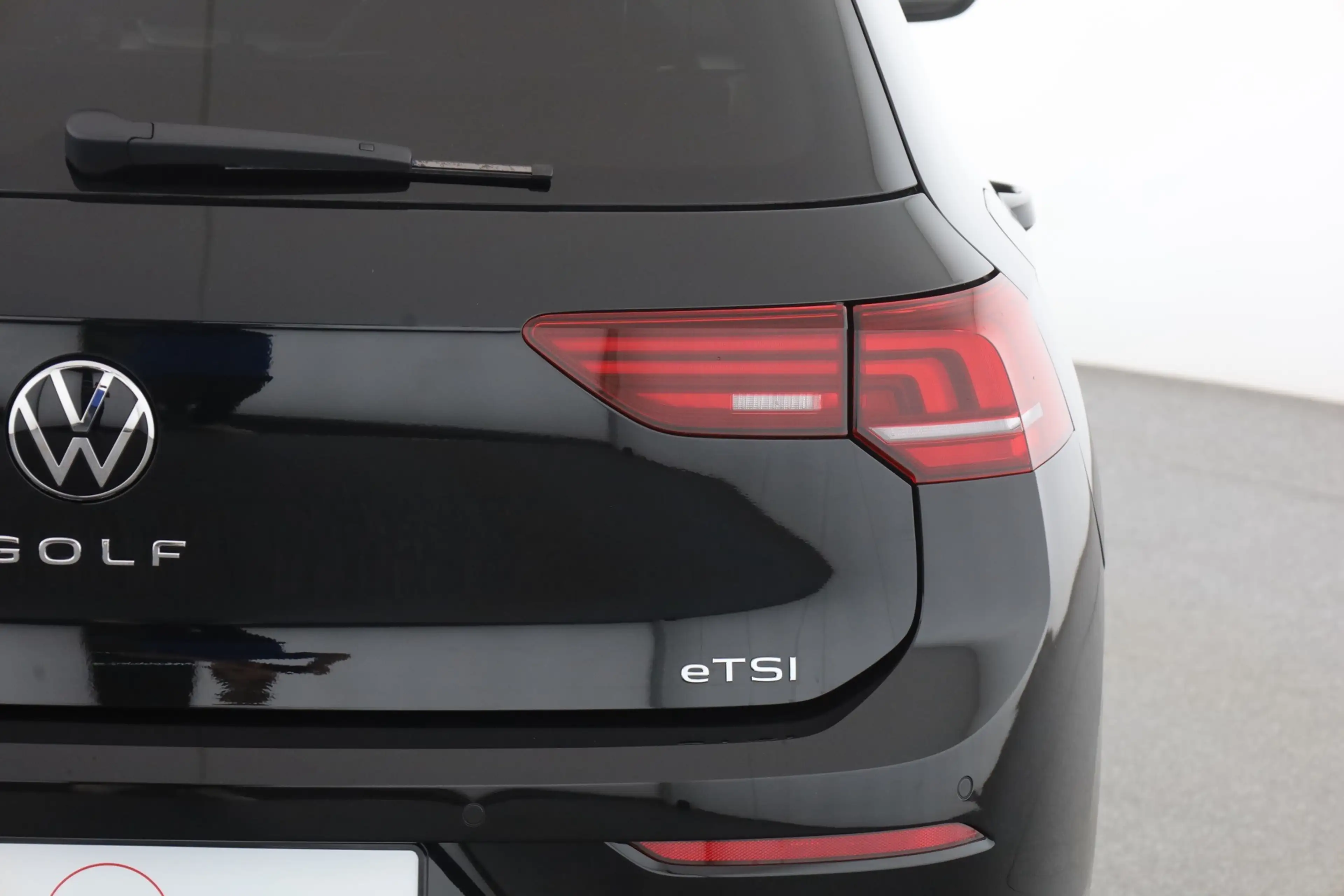 Volkswagen Golf VIII 1.5 eTSI DSG LED ACC Kamera — photo 28