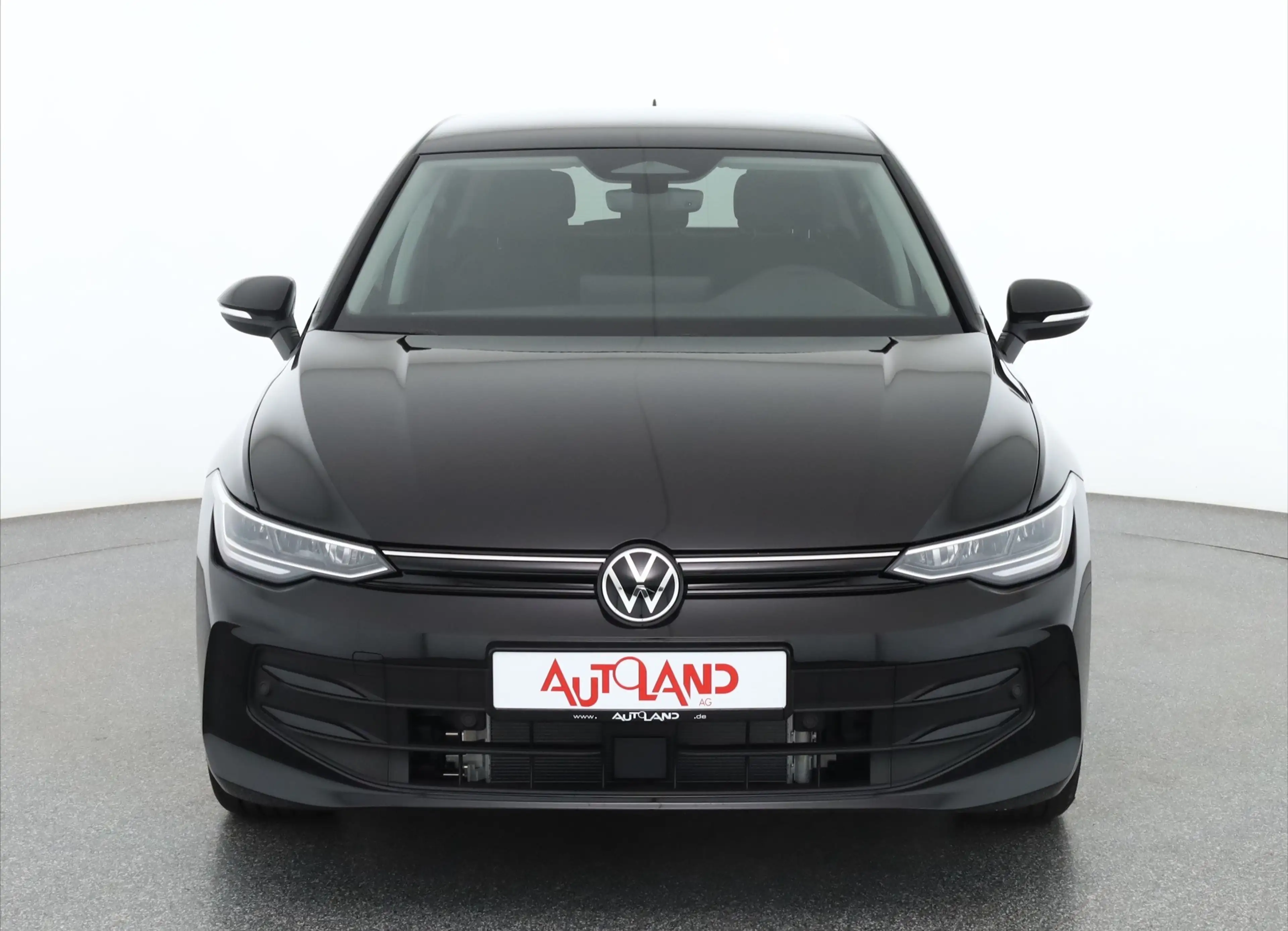 Volkswagen Golf VIII 1.5 eTSI DSG LED ACC Kamera — photo 8