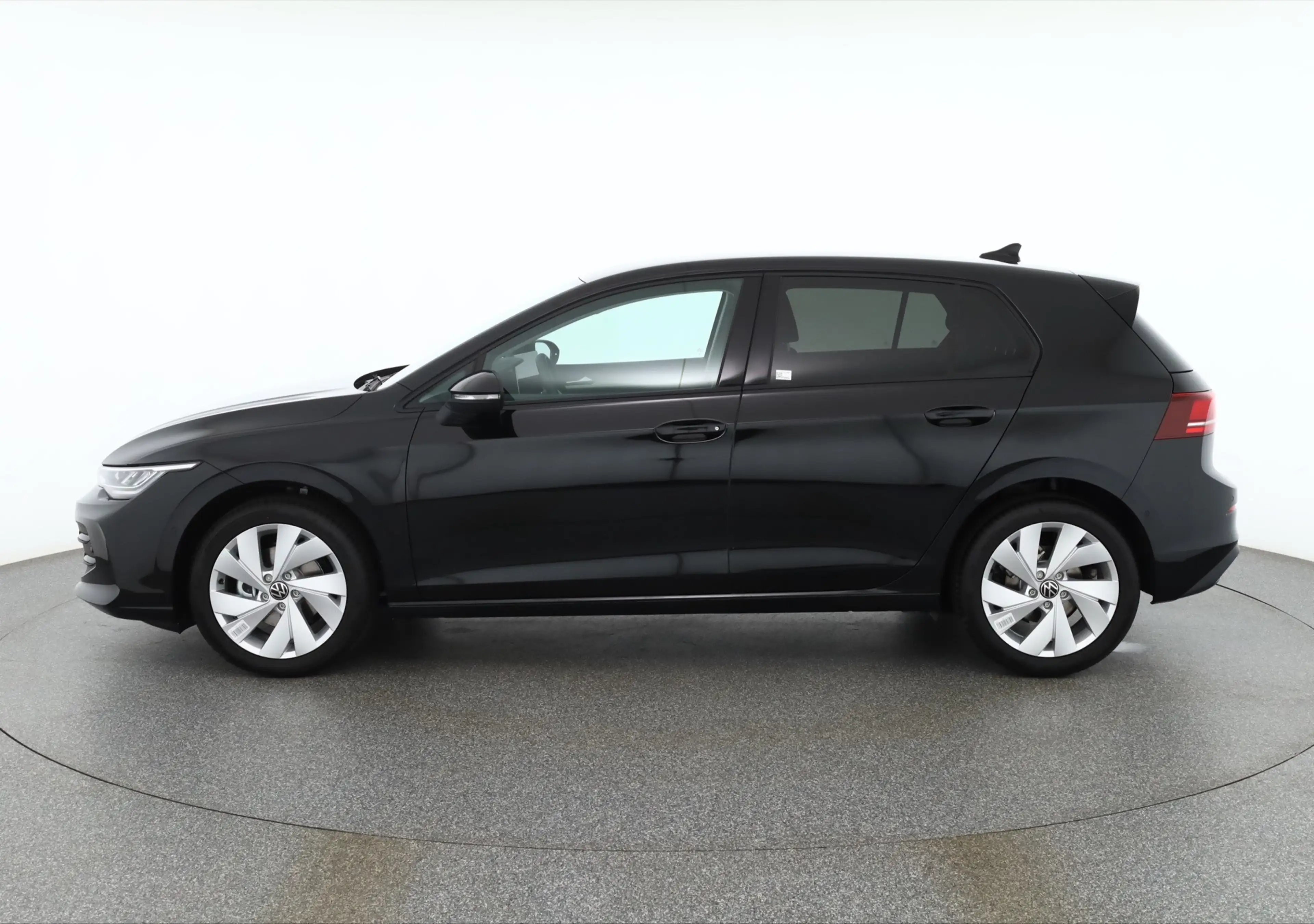Volkswagen Golf VIII 1.5 eTSI DSG LED ACC Kamera — photo 2