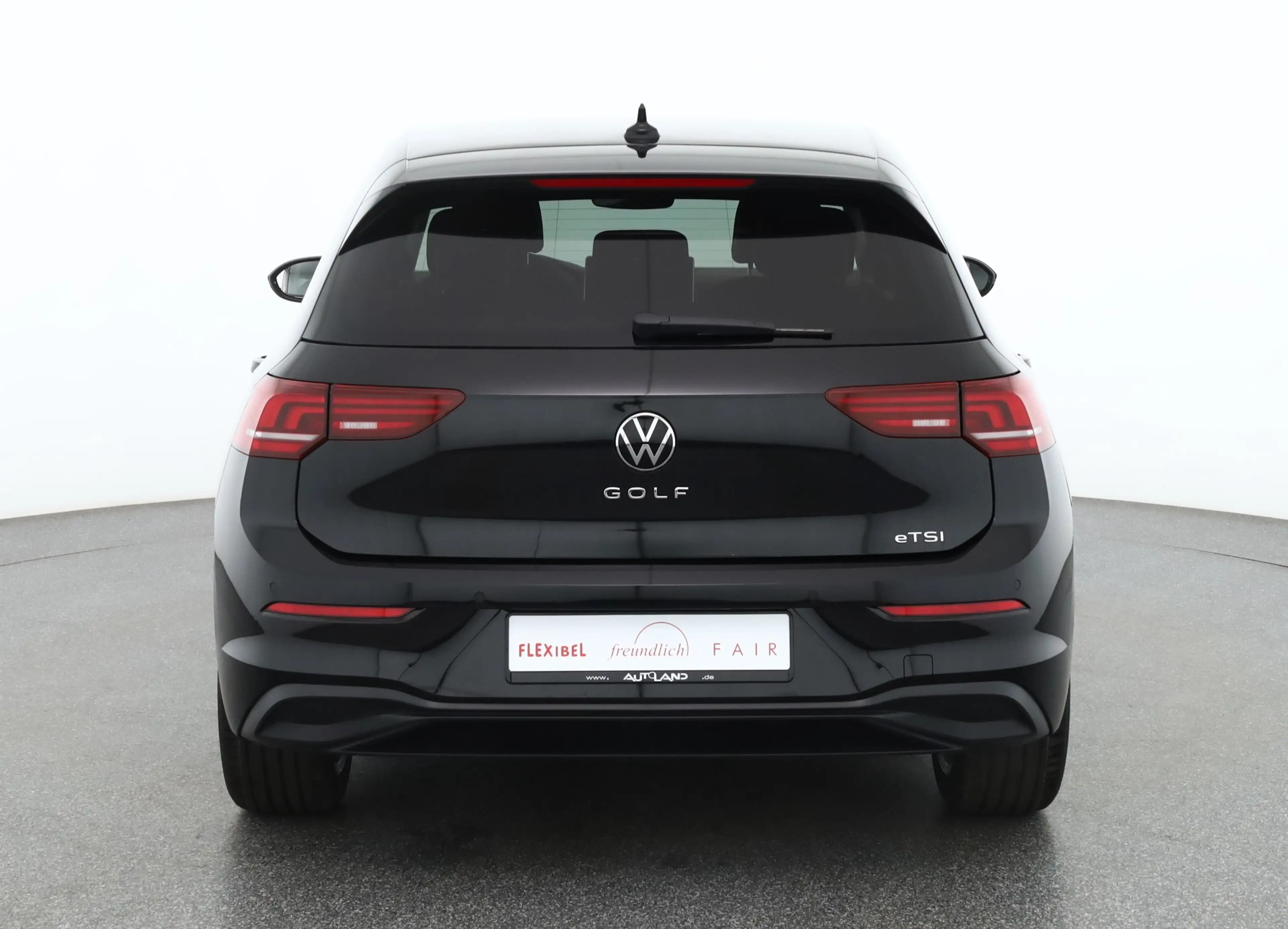 Volkswagen Golf VIII 1.5 eTSI DSG LED ACC Kamera — photo 4