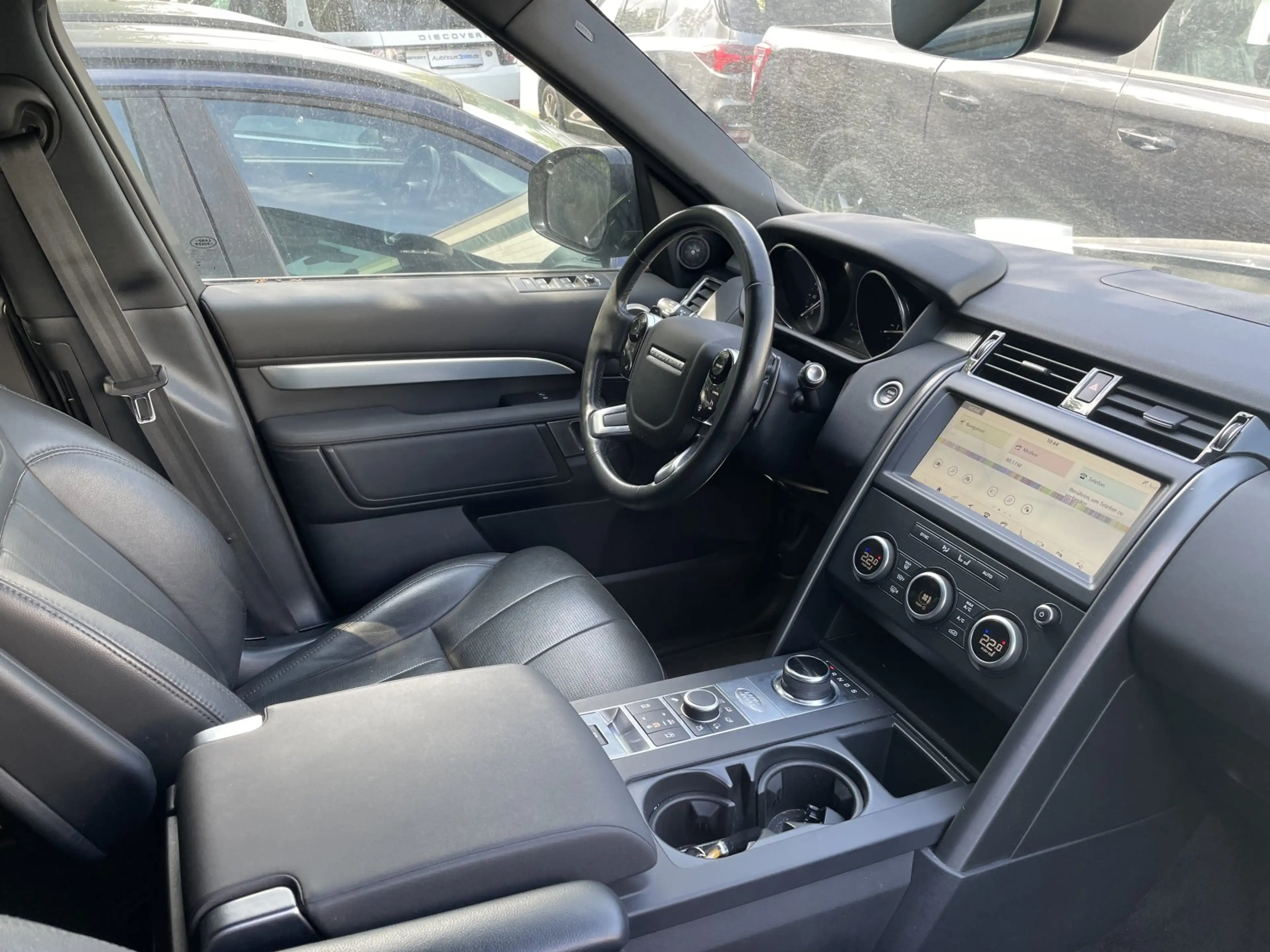 Land Rover Discovery 5 3.0 SDV6 Landmark Edition 7s AHK Alu 20 Tmat Shz — photo 11