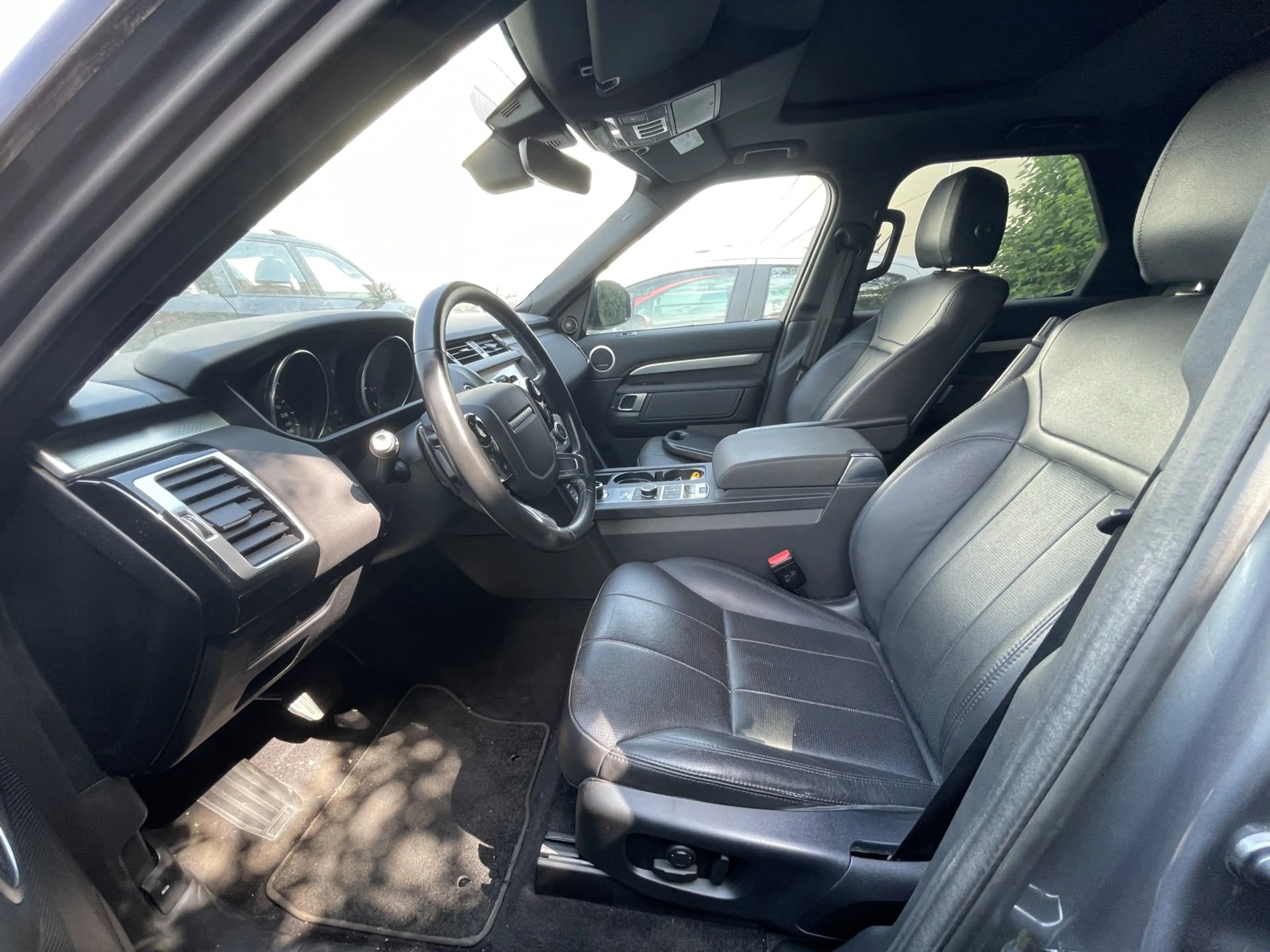 Land Rover Discovery 5 3.0 SDV6 Landmark Edition 7s AHK Alu 20 Tmat Shz — photo 12