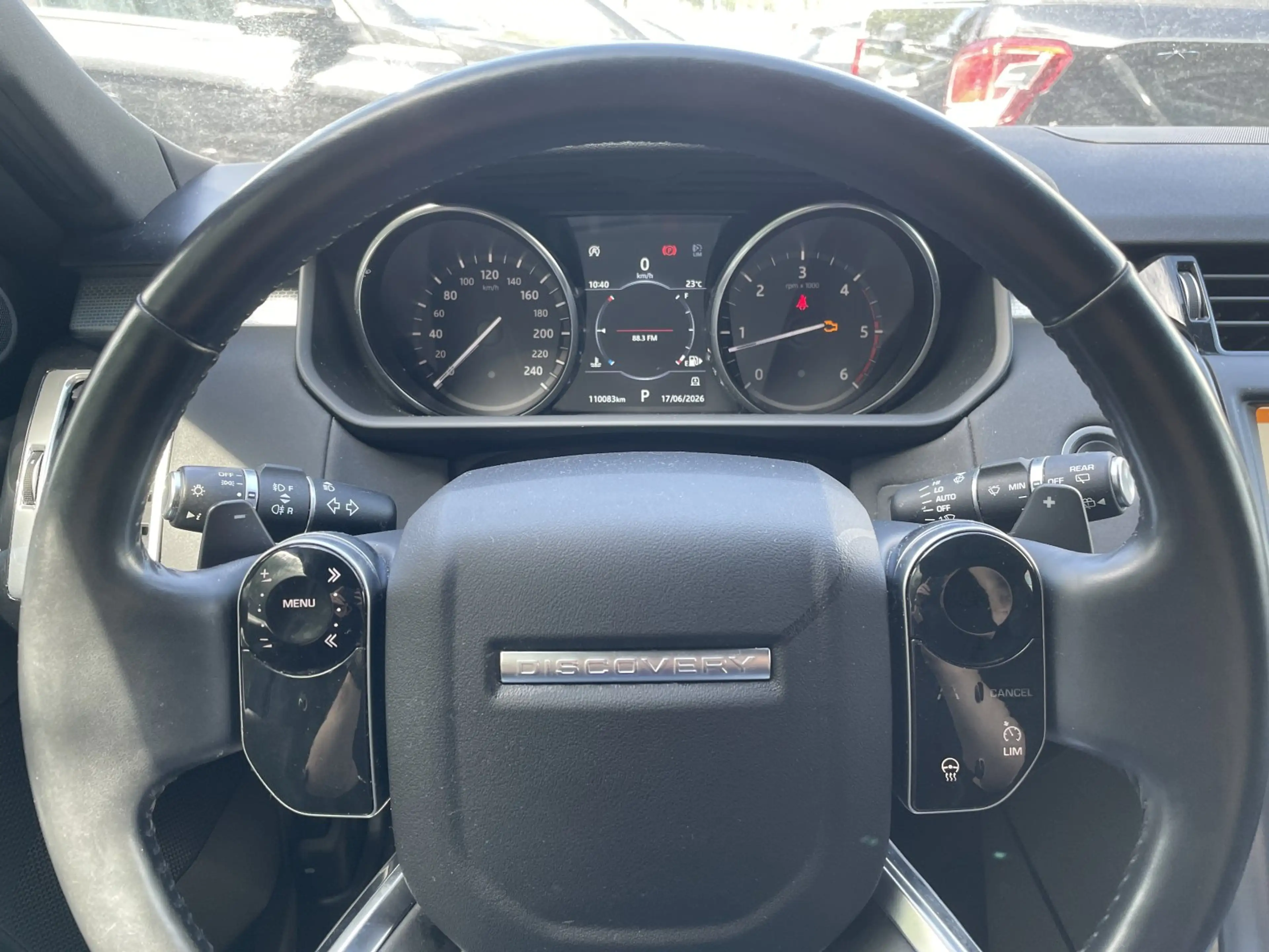 Land Rover Discovery 5 3.0 SDV6 Landmark Edition 7s AHK Alu 20 Tmat Shz — photo 13