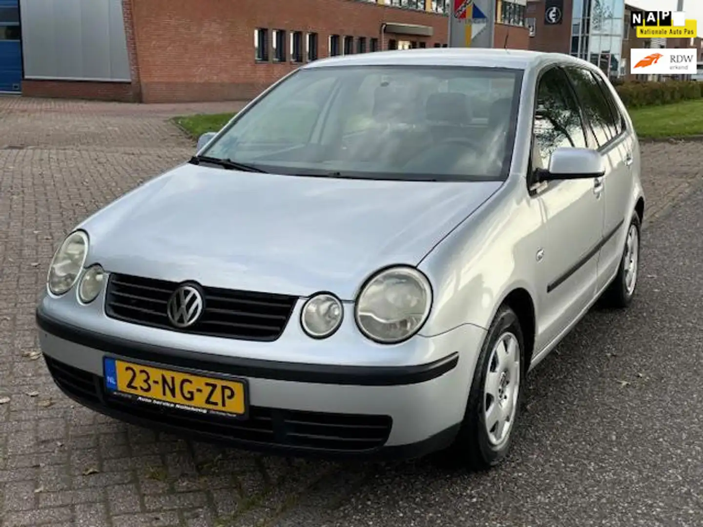Volkswagen Polo 1.4-16V Comfortline 5-Drs Airco Electric pakket Au Grijs - 1