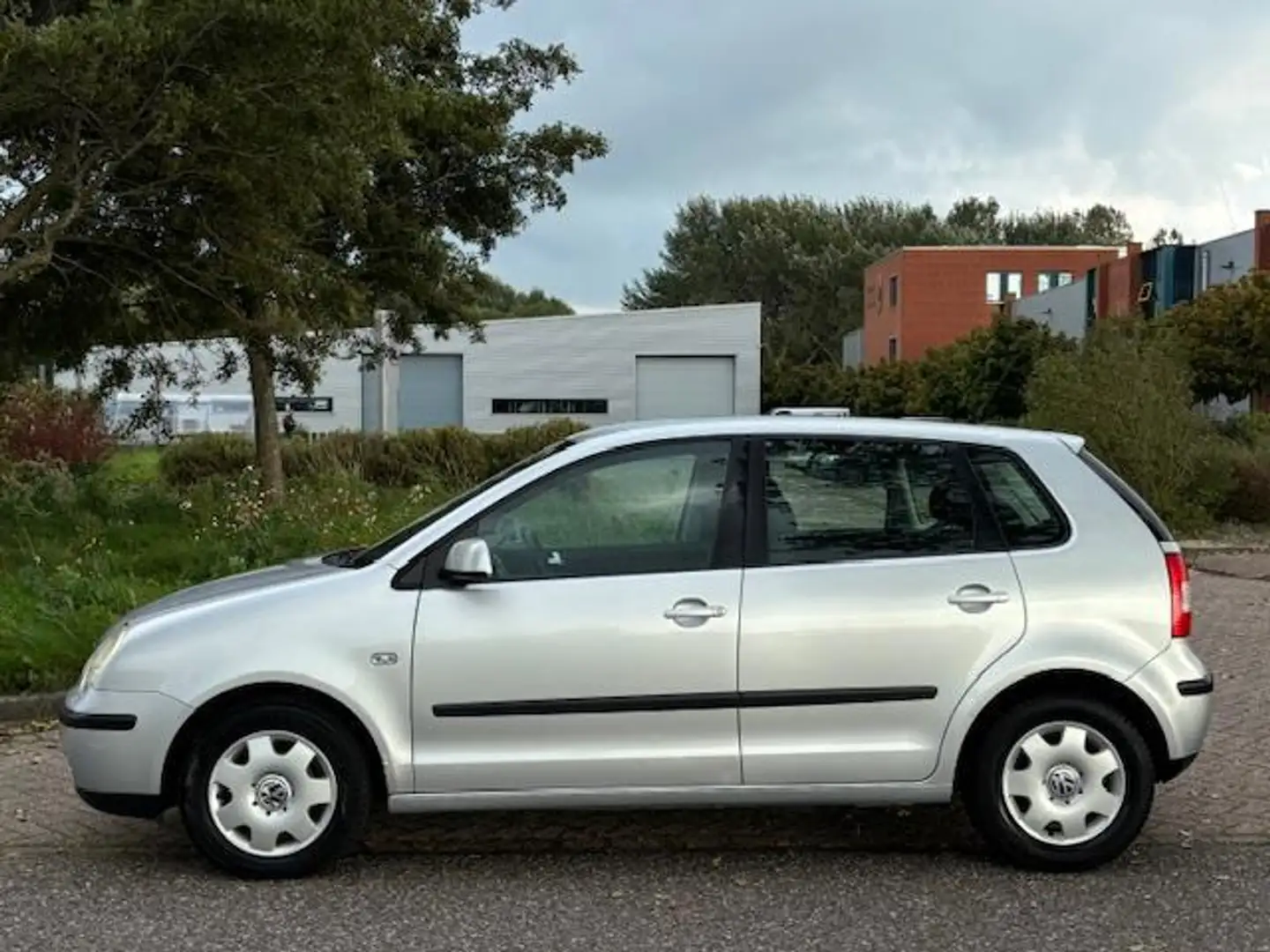 Volkswagen Polo 1.4-16V Comfortline 5-Drs Airco Electric pakket Au Grijs - 2