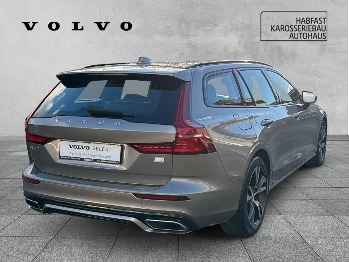 Volvo V60 Kombi R Design Recharge Plug-In Hybrid AWD T6 Twin Gris - 2