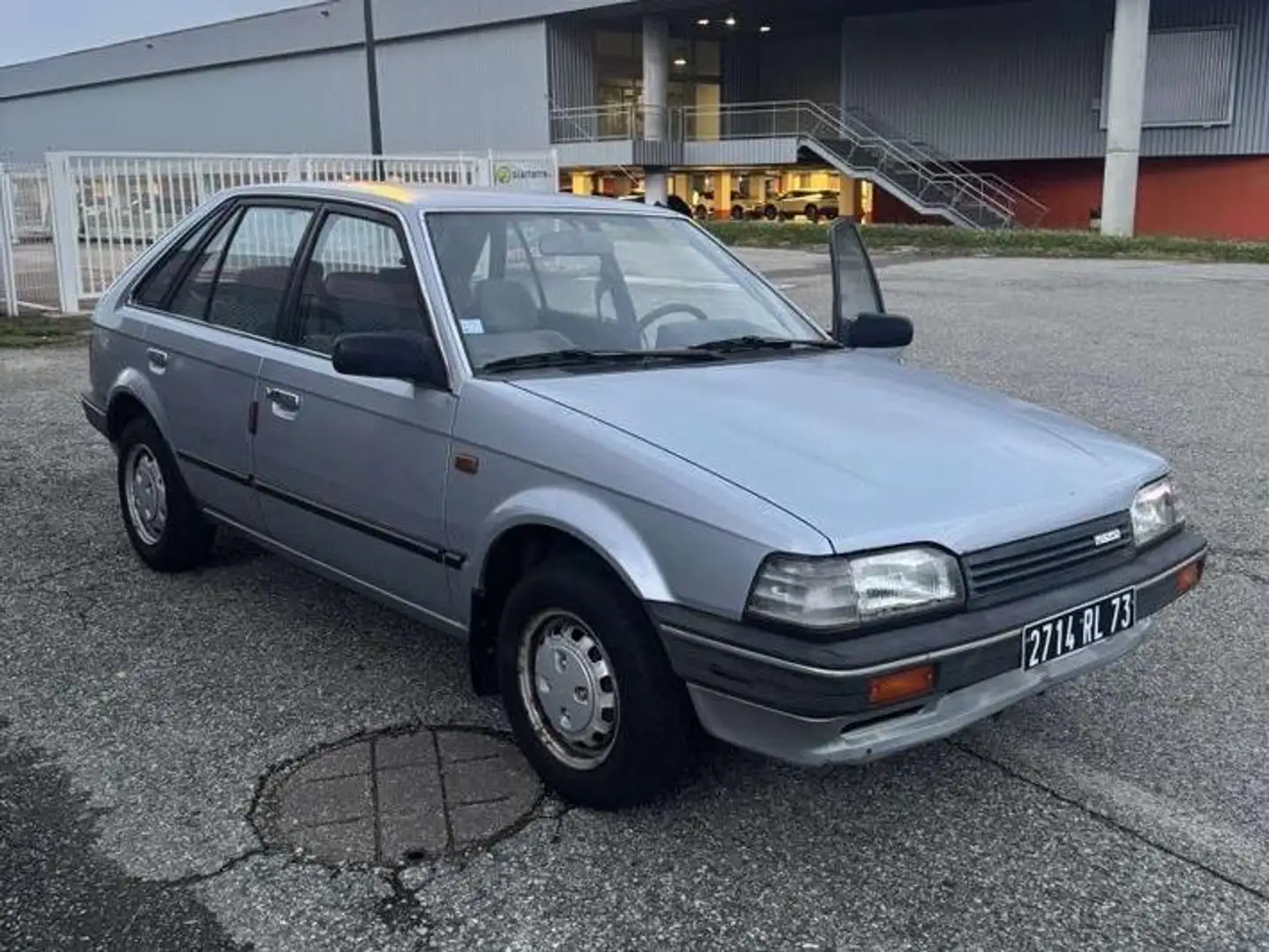 Mazda 323 323 1.5 GLX Azul - 1