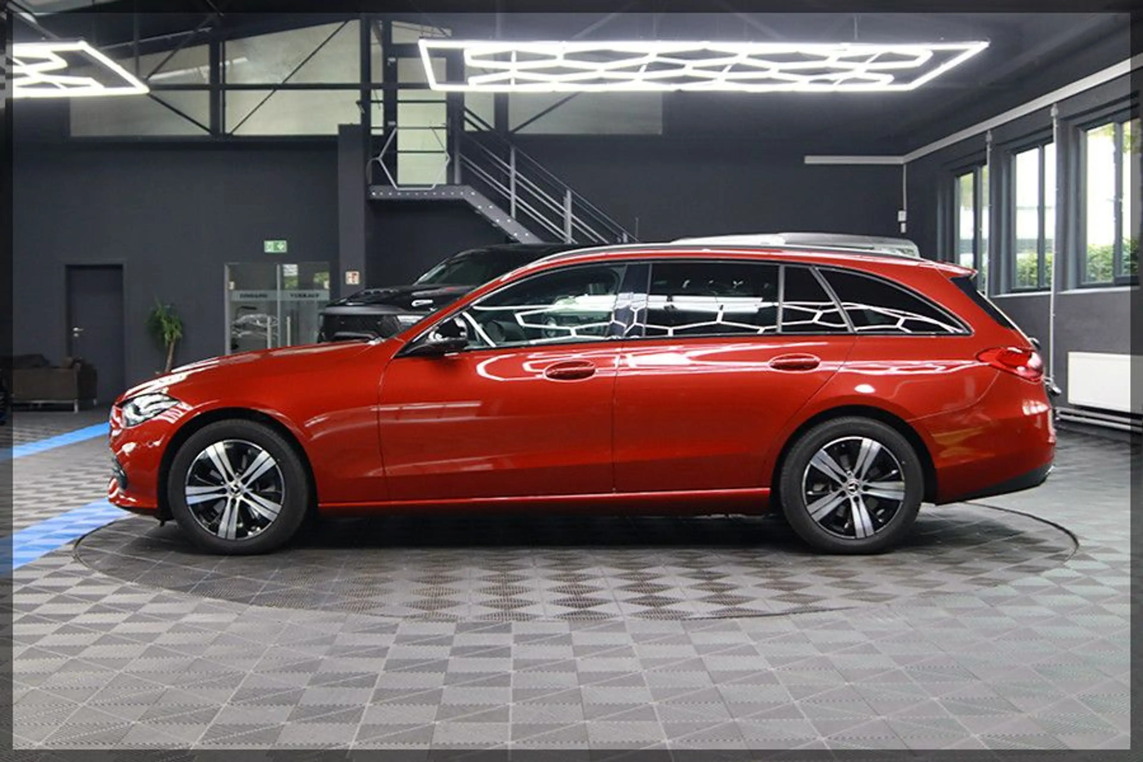 Mercedes-Benz C 220 d T AMG LINE PANO / CAM / PDC / NAVI — photo 8