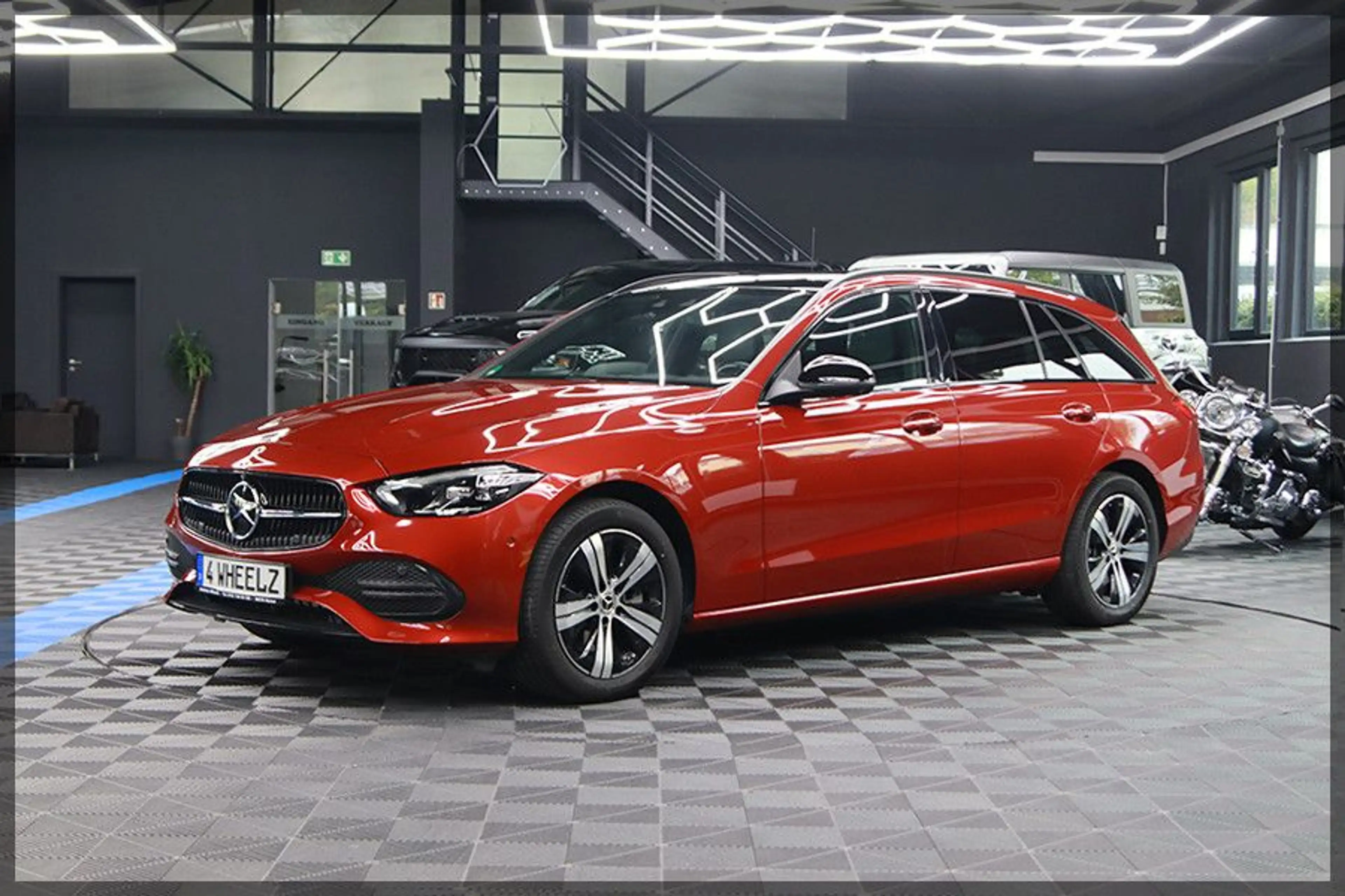 Mercedes-Benz C 220 d T AMG LINE PANO / CAM / PDC / NAVI — photo 2