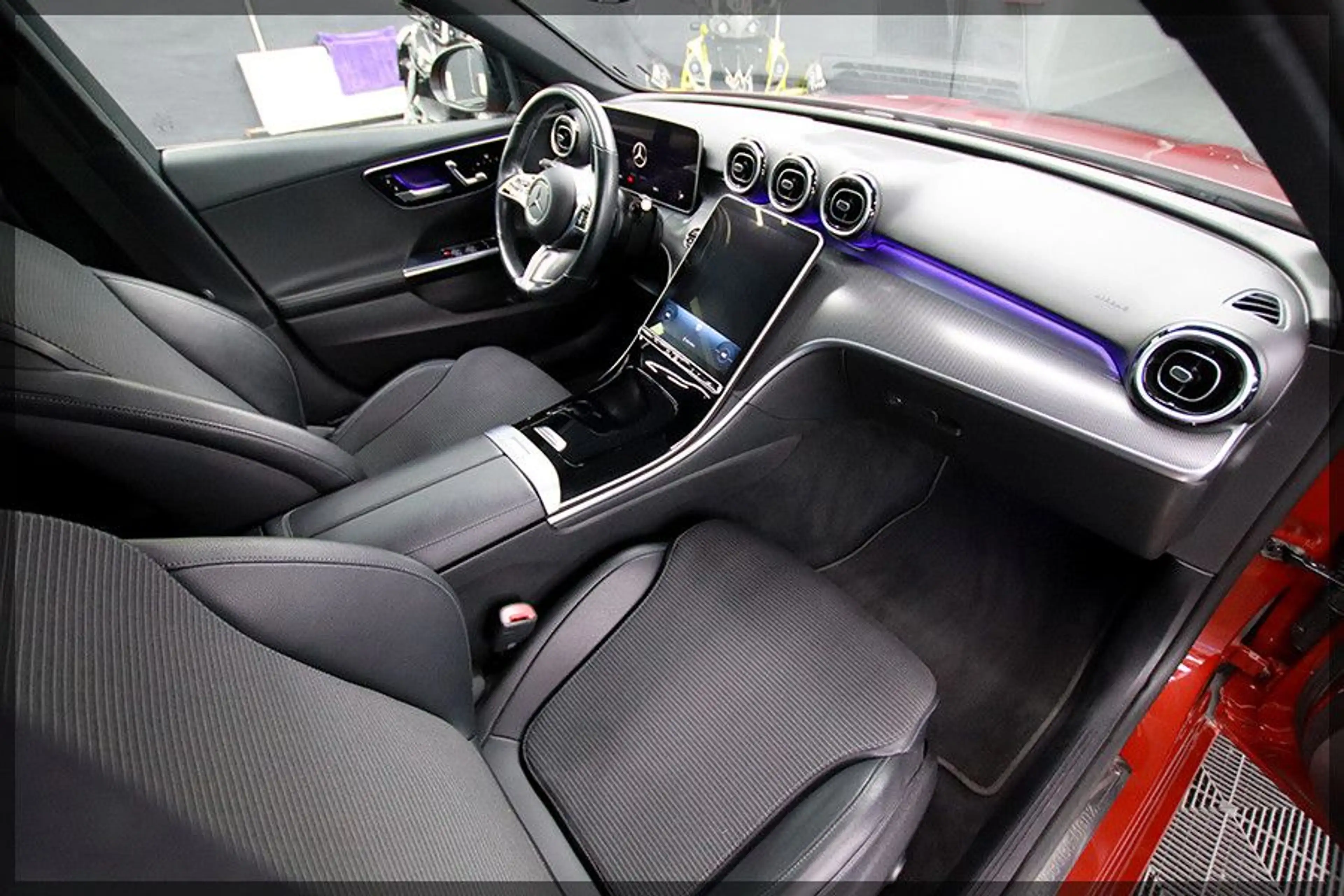 Mercedes-Benz C 220 d T AMG LINE PANO / CAM / PDC / NAVI — photo 13