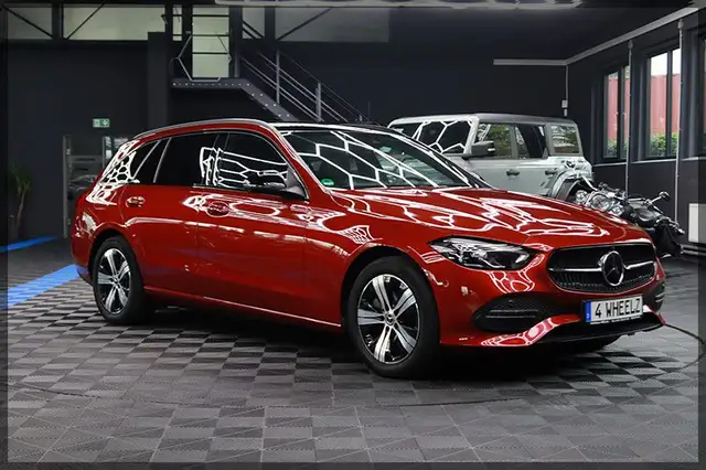 Mercedes-Benz C 220 d T AMG LINE PANO / CAM / PDC / NAVI