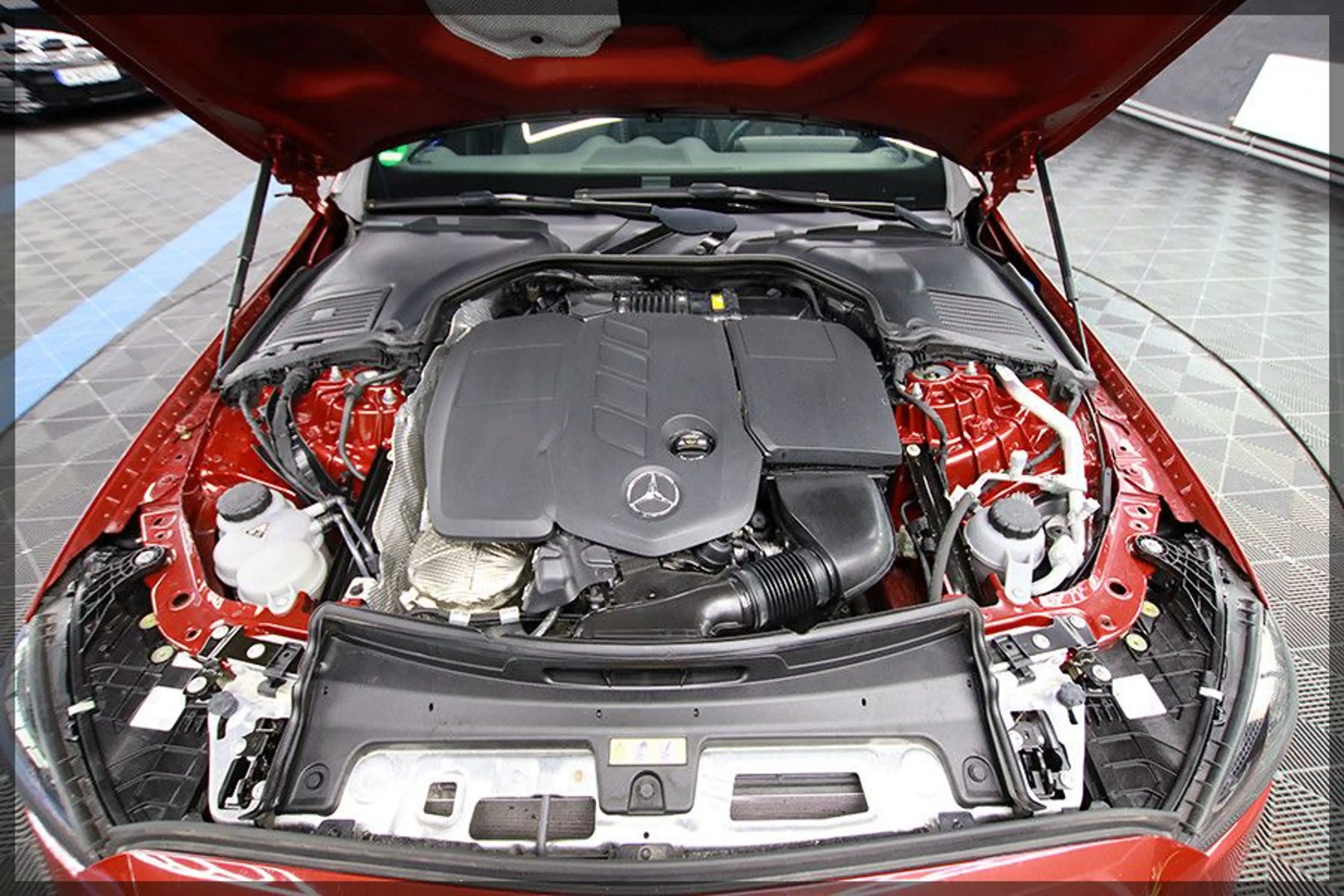Mercedes-Benz C 220 d T AMG LINE PANO / CAM / PDC / NAVI — photo 11