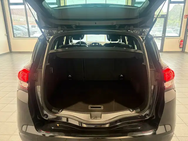 Renault Scenic view 6