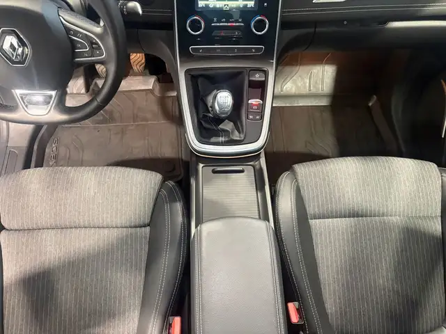 Renault Scenic view 12