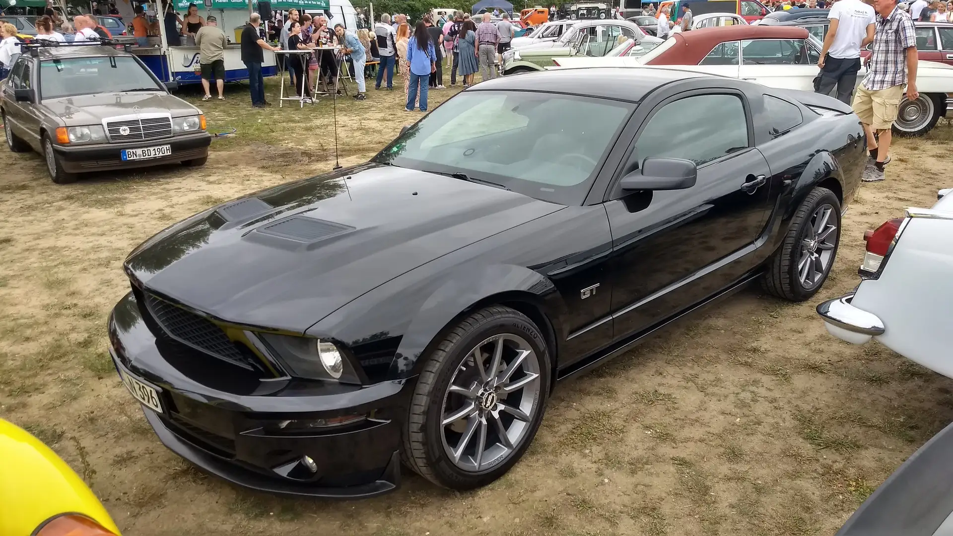 Ford Mustang GT Shelby Schwarz - 1